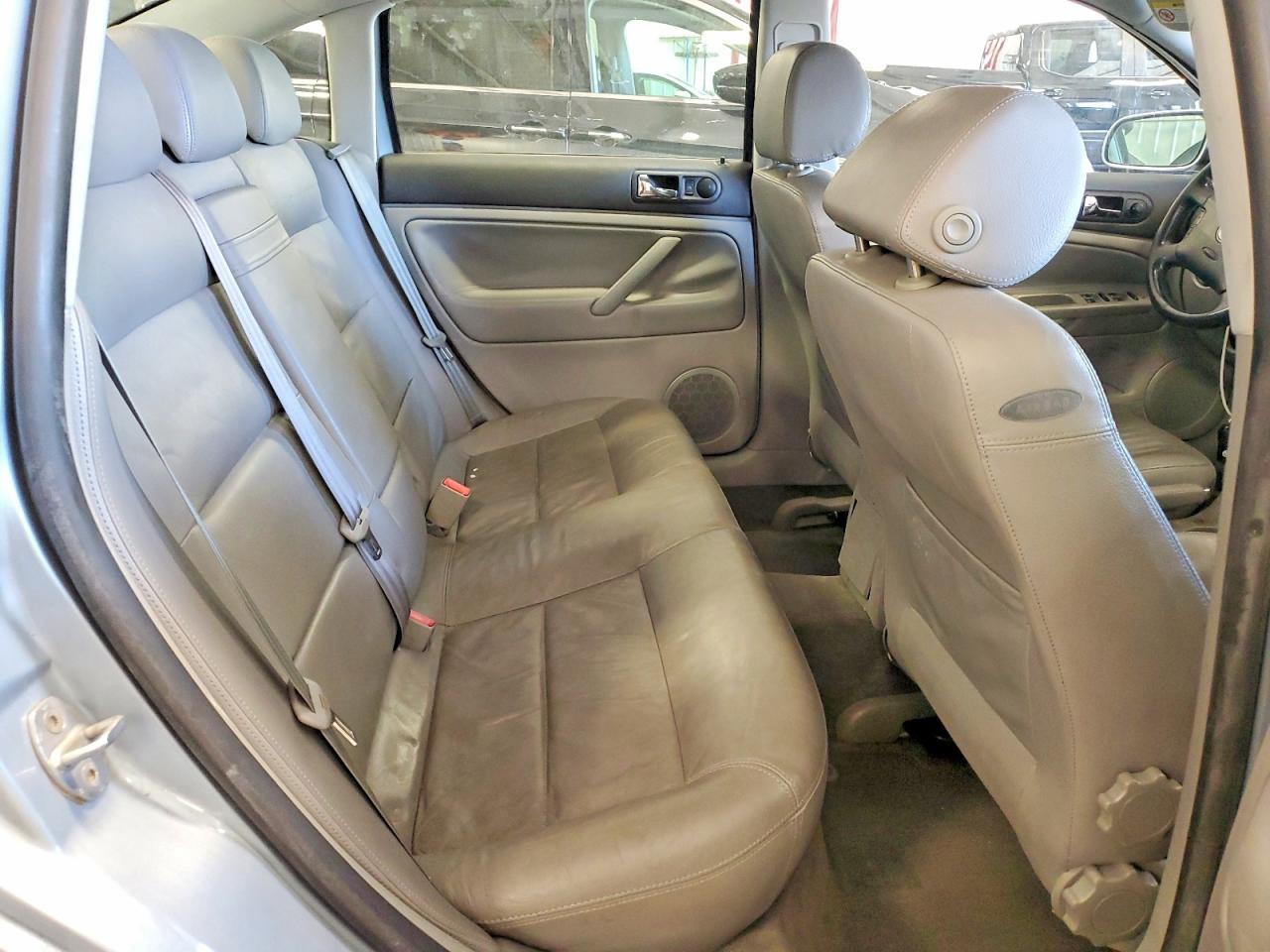 2002 VOLKSWAGEN Passat