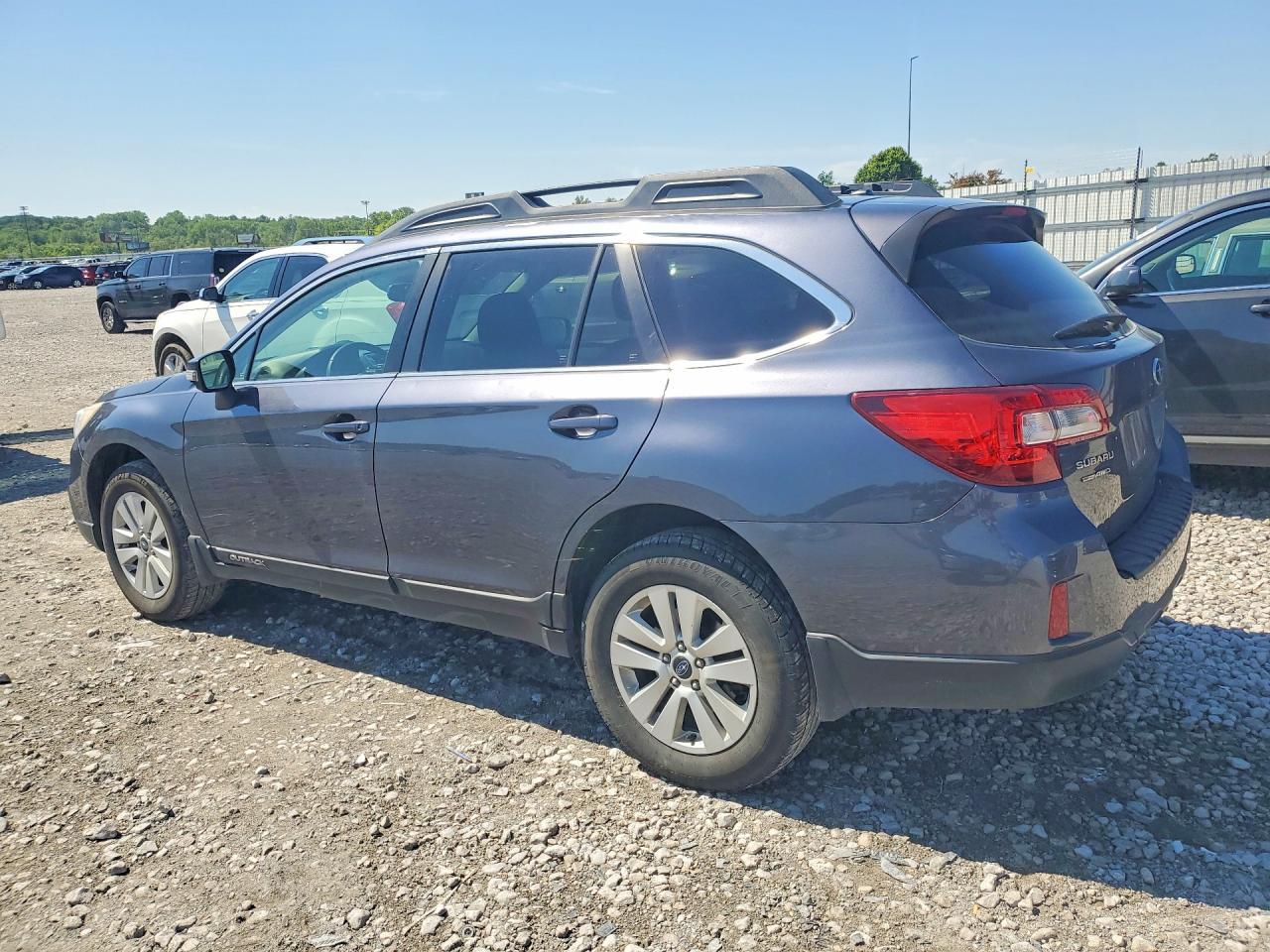 2015 SUBARU Outback