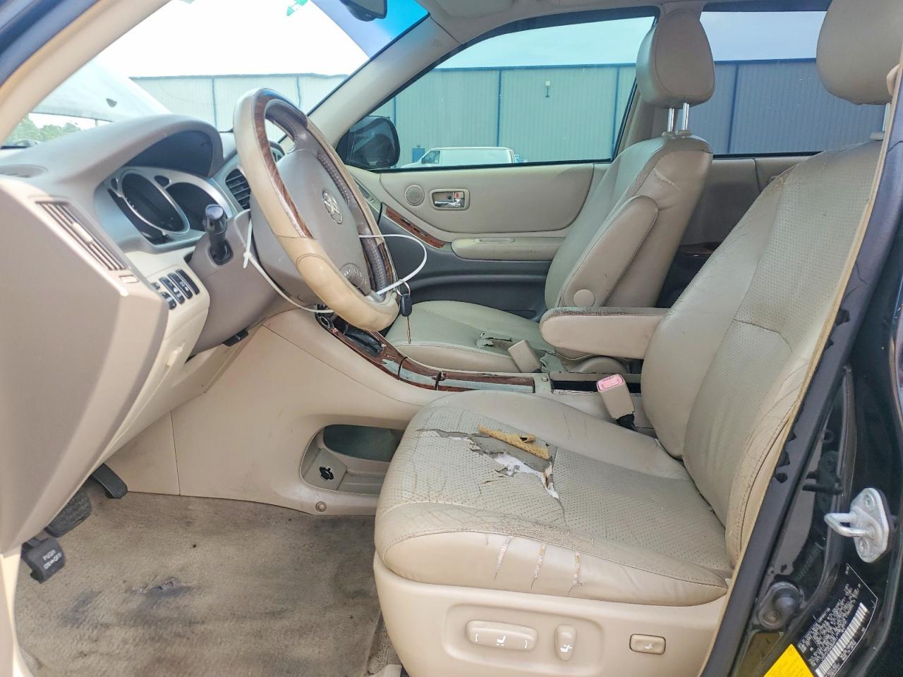 2004 TOYOTA HIGHLANDER