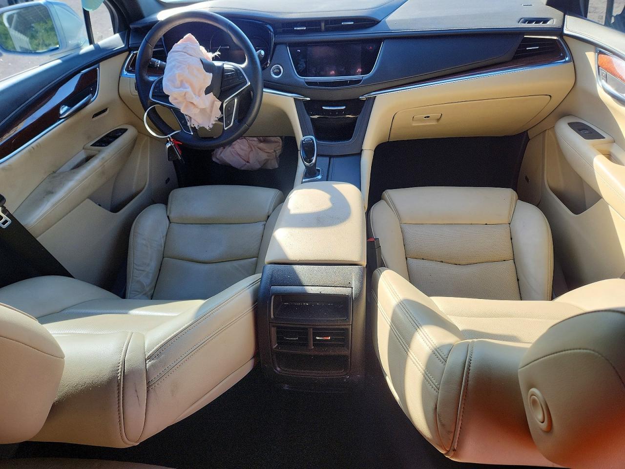 2017 CADILLAC XT5