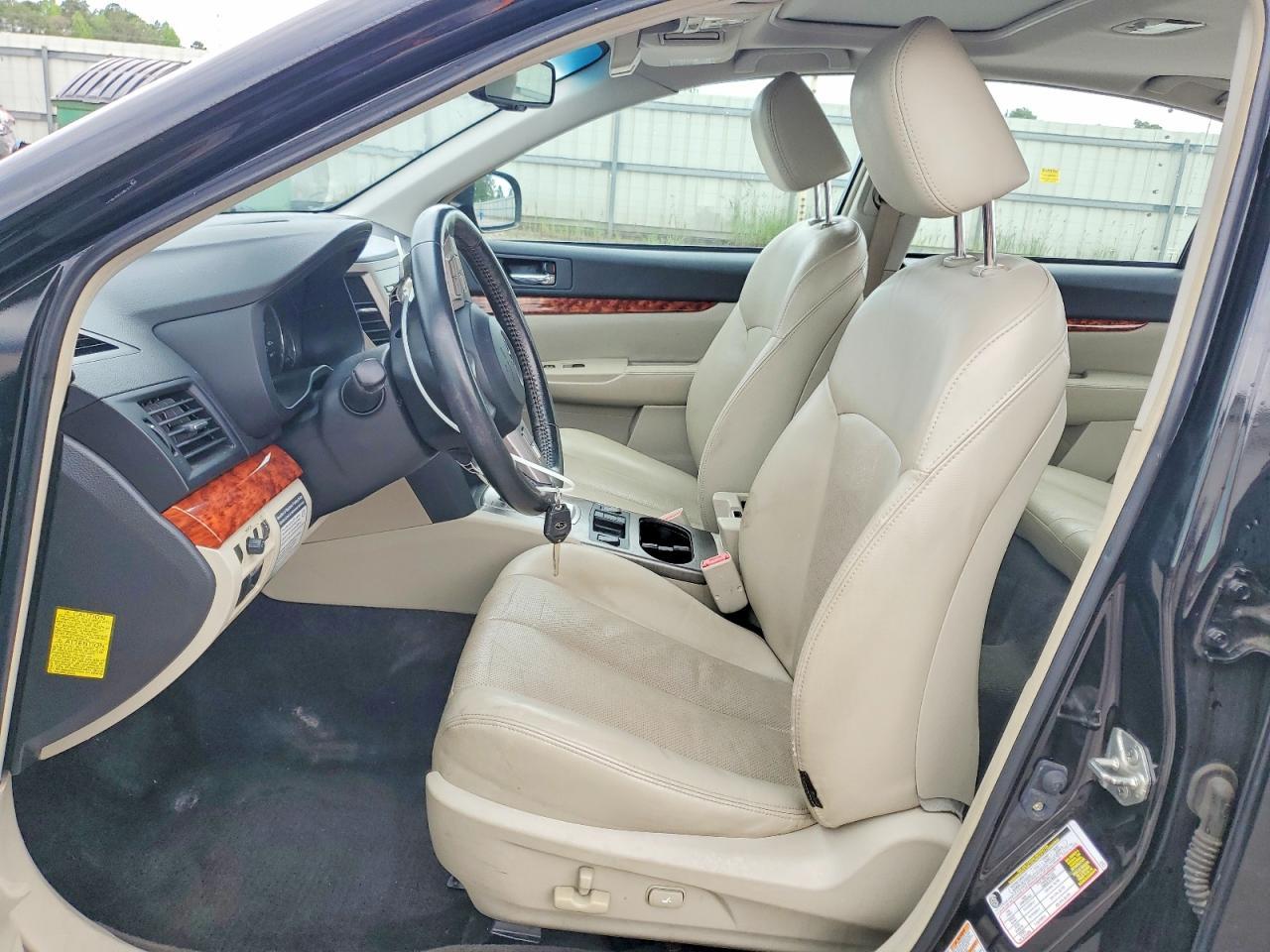 2011 SUBARU Legacy