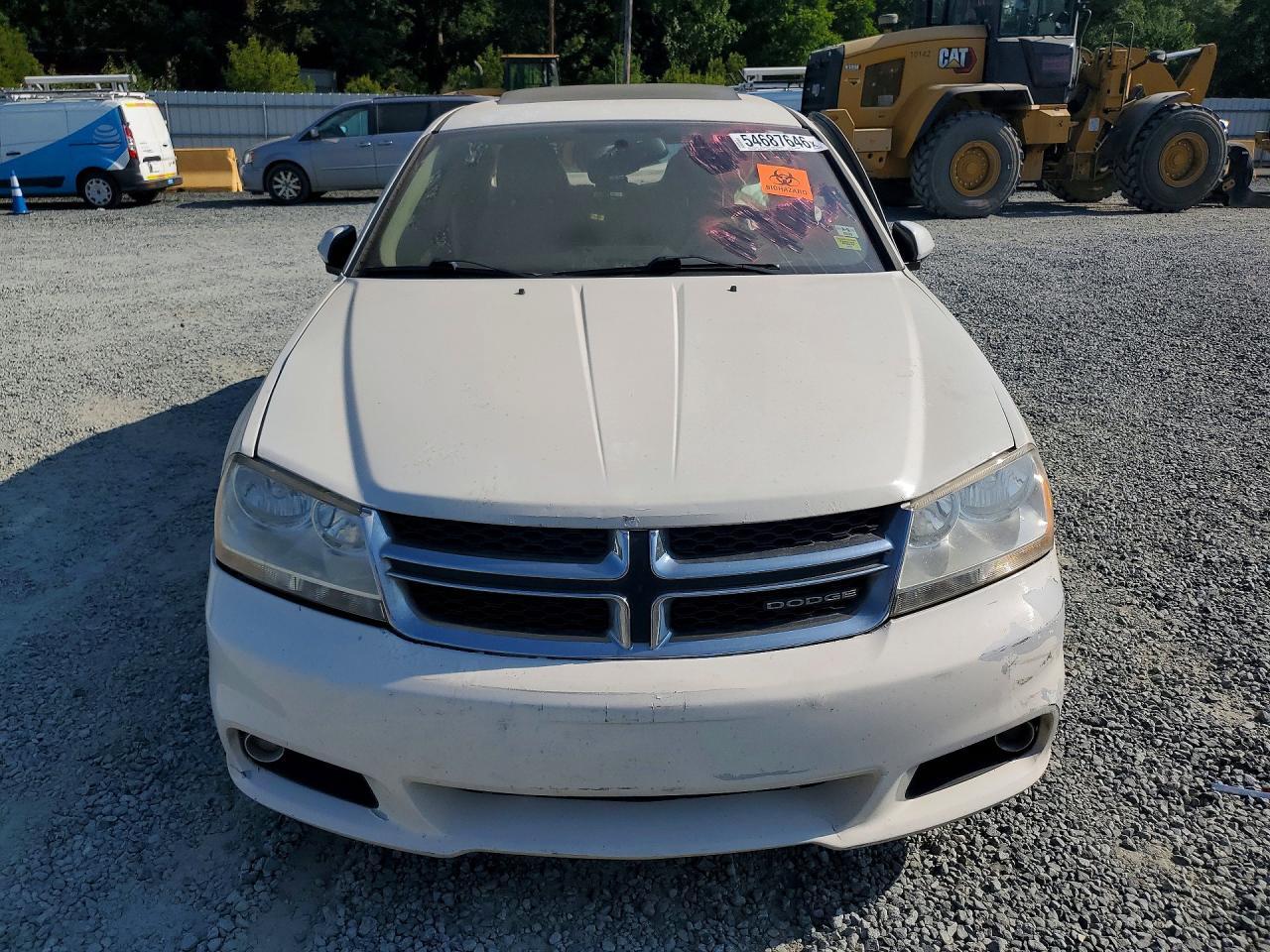 2011 DODGE Avenger