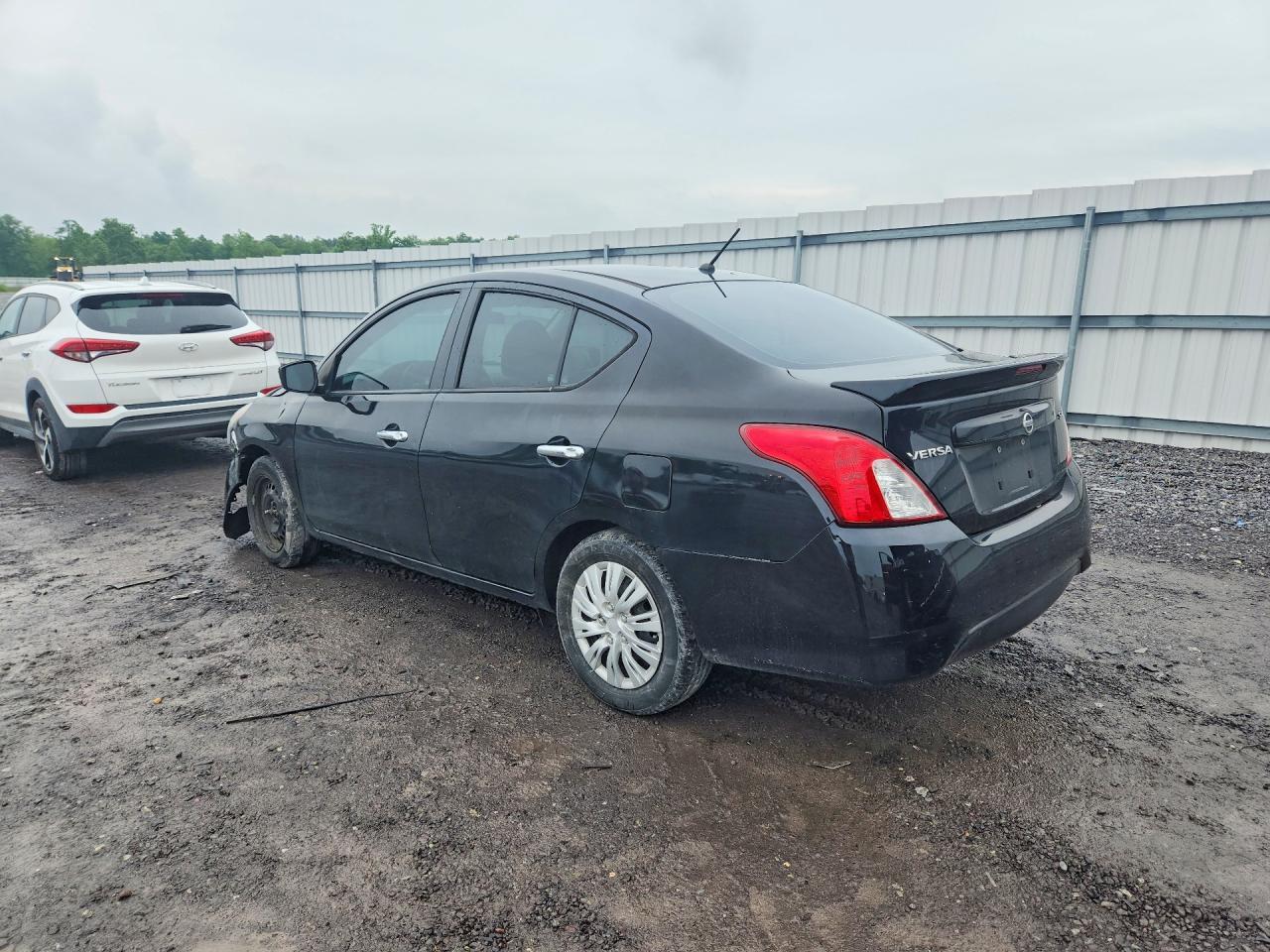 2017 NISSAN VERSA