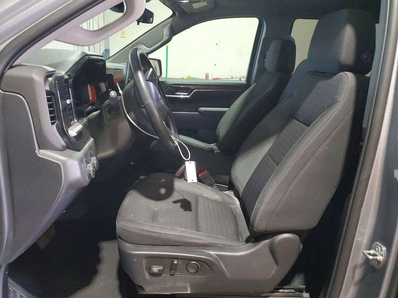 2023 CHEVROLET Silverado