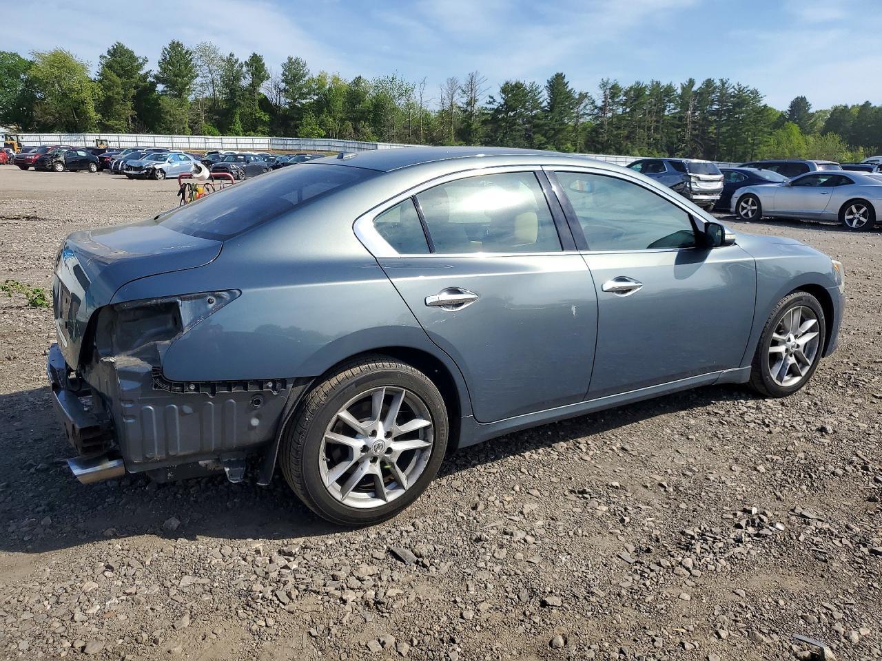 2010 NISSAN Maxima