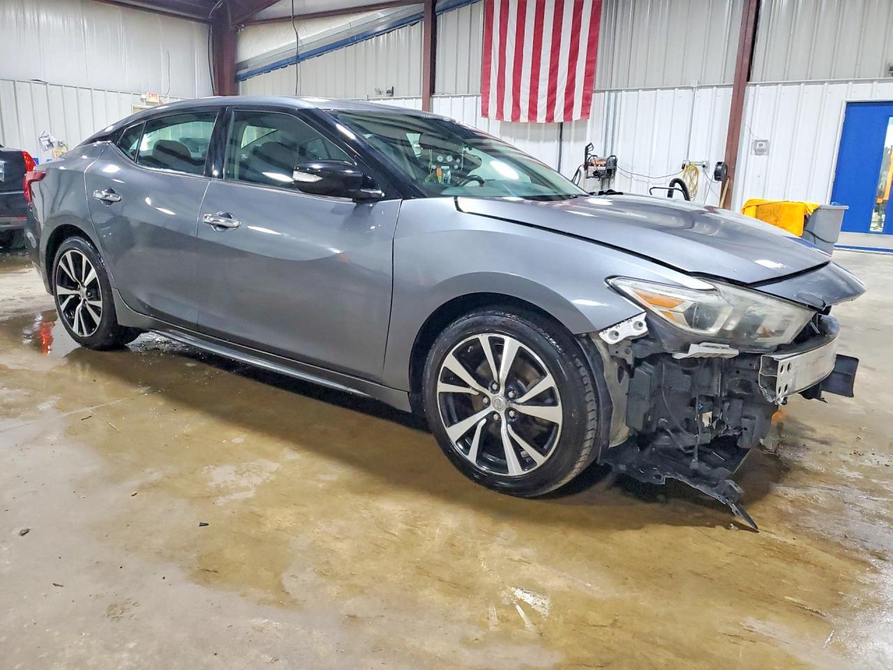 2017 NISSAN Maxima