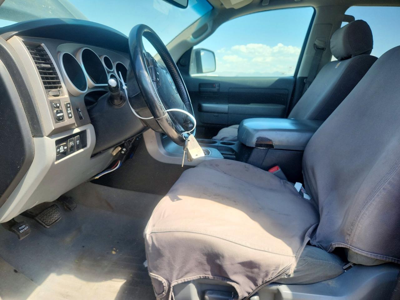 2011 TOYOTA TUNDRA
