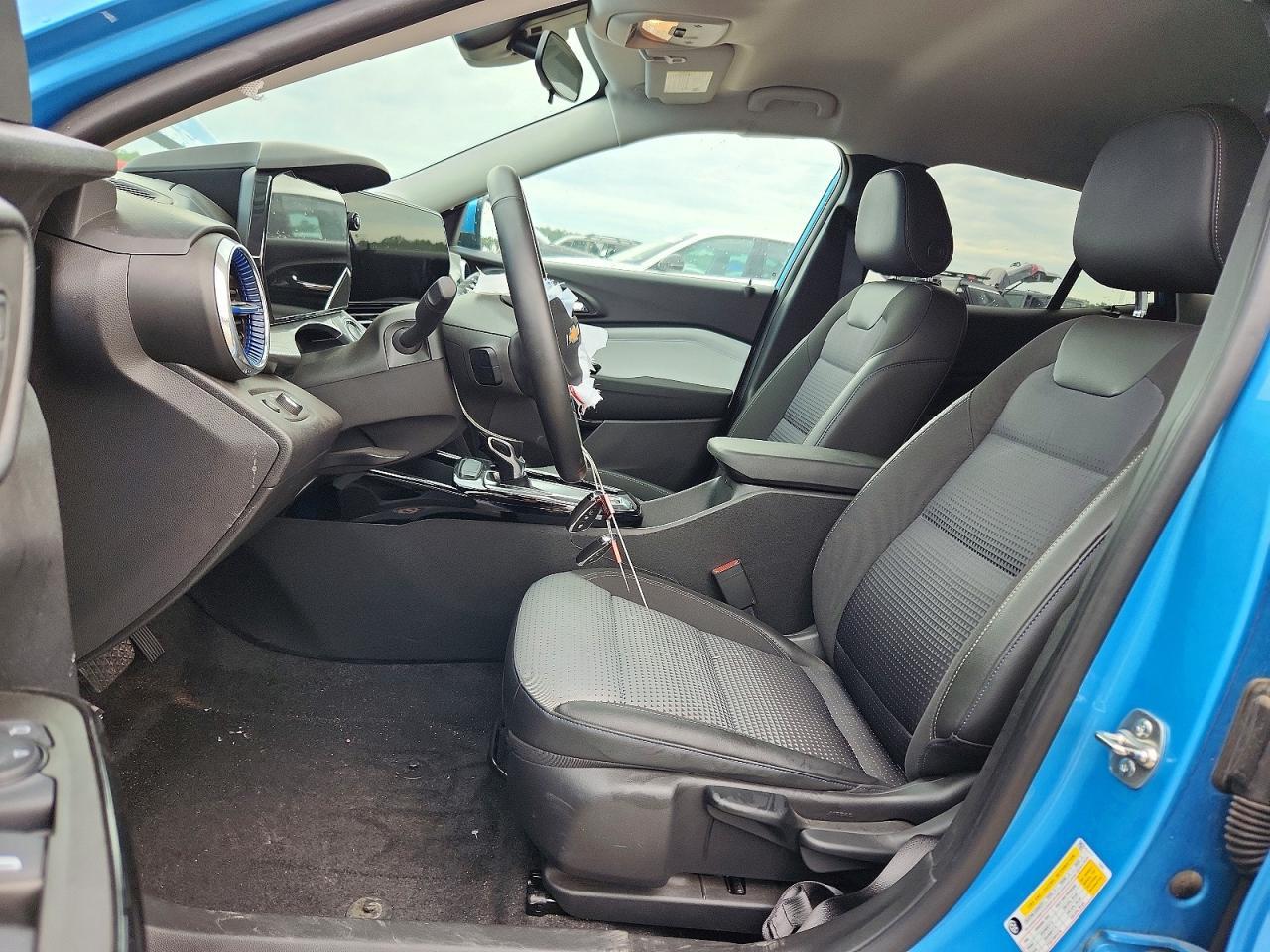 2025 CHEVROLET TRAX