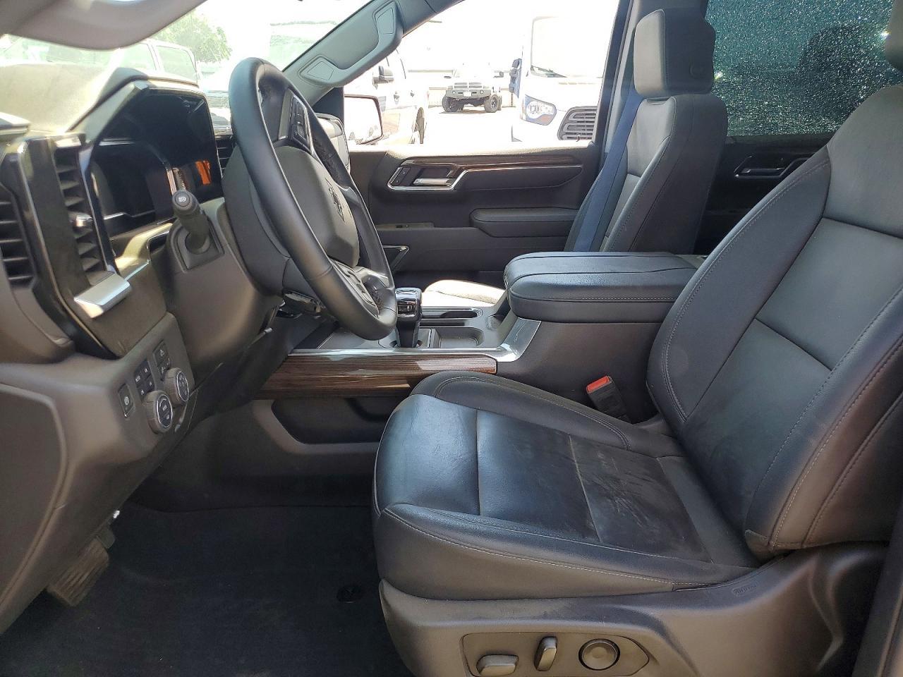 2025 CHEVROLET Silverado