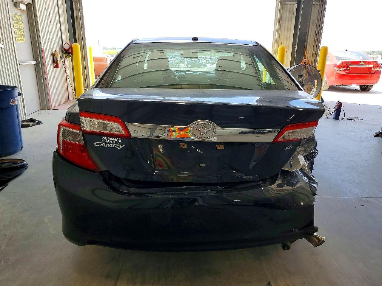 2014 TOYOTA CAMRY