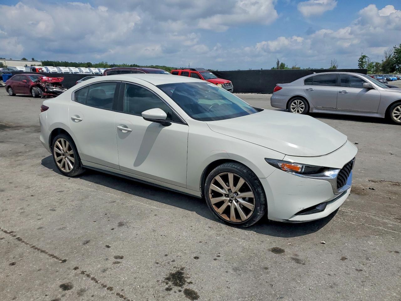 2019 MAZDA 3