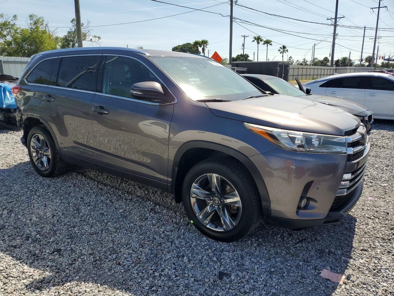 2018 TOYOTA HIGHLANDER