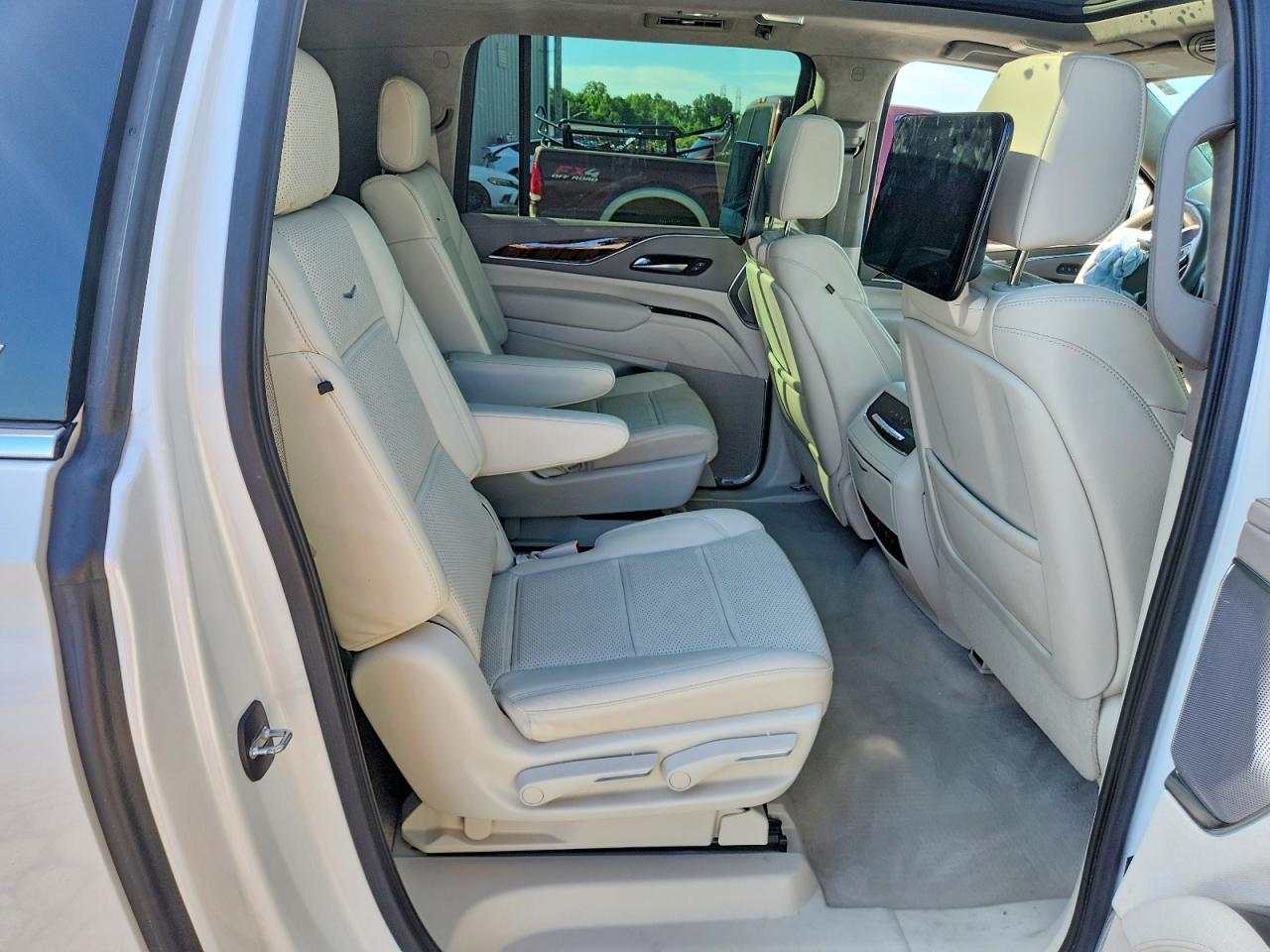 2021 CADILLAC Escalade ESV