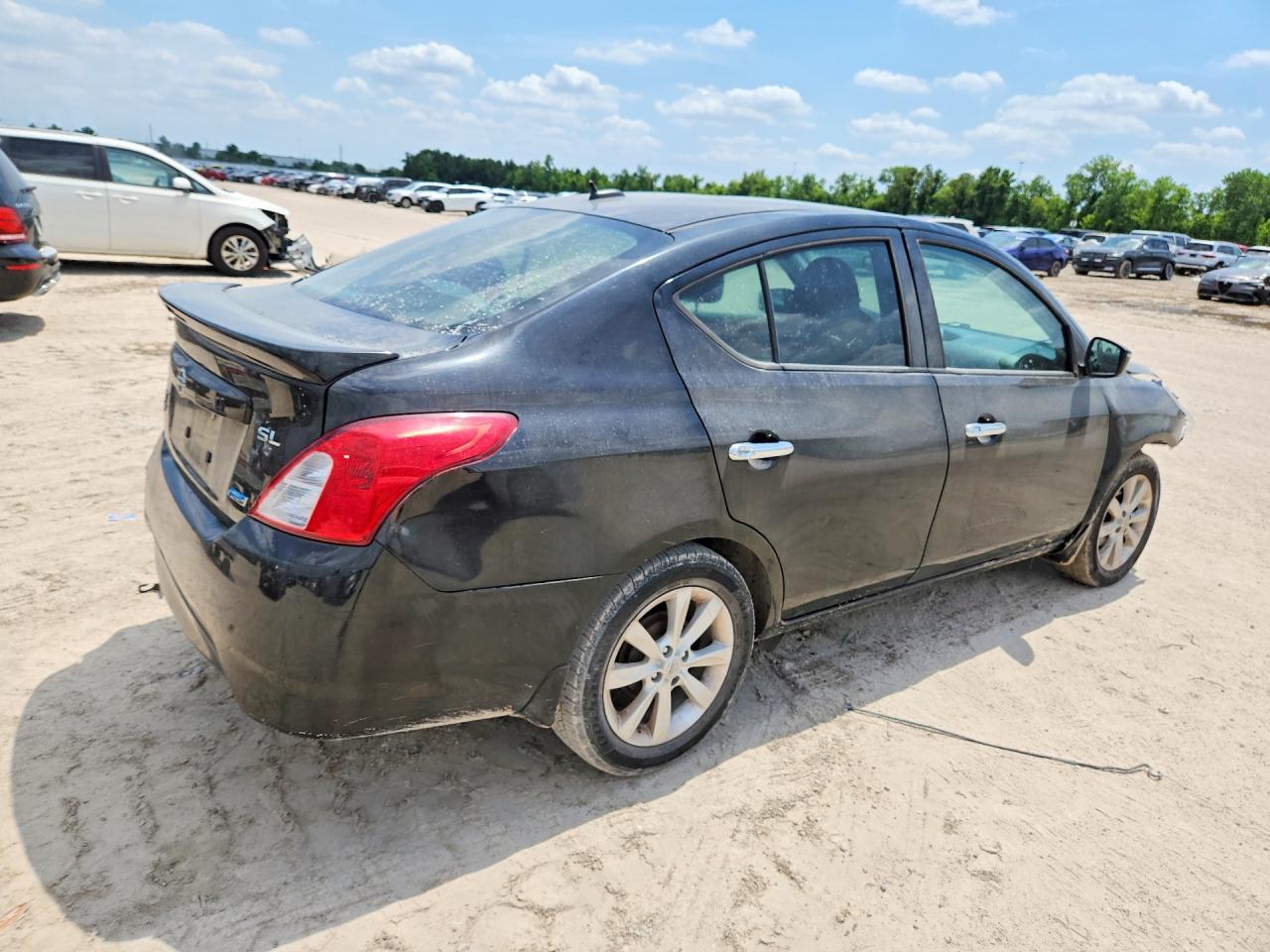 2015 NISSAN VERSA