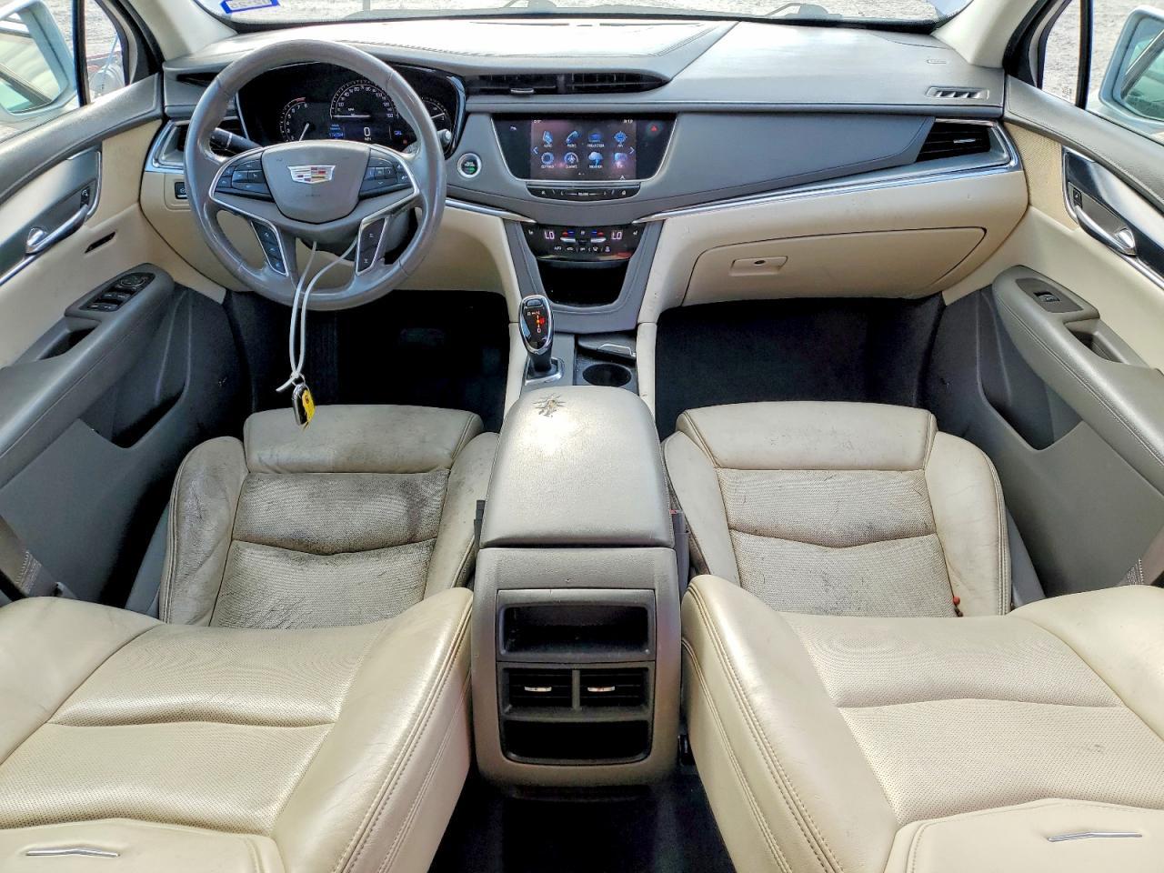 2017 CADILLAC XT5
