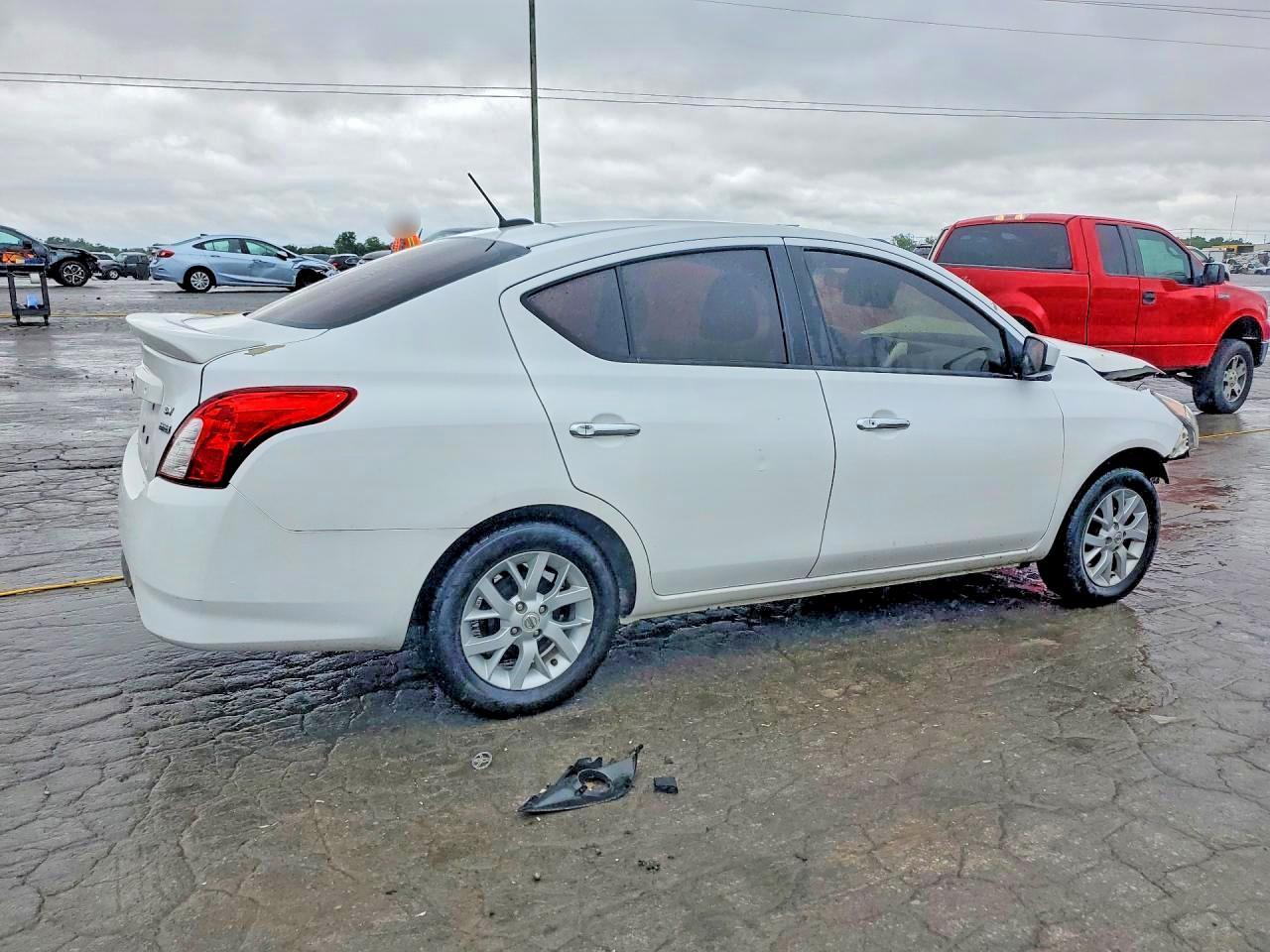 2019 NISSAN VERSA
