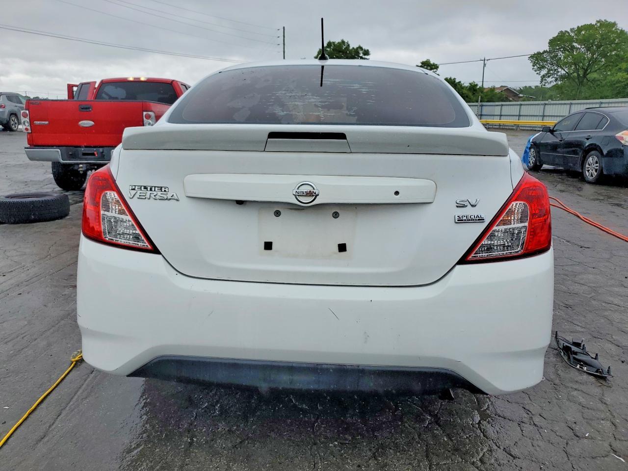 2019 NISSAN VERSA