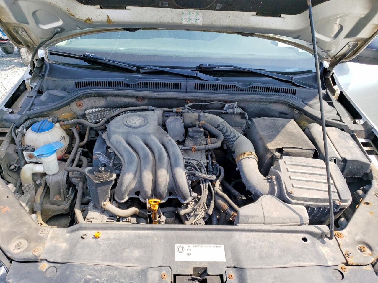 2011 VOLKSWAGEN JETTA