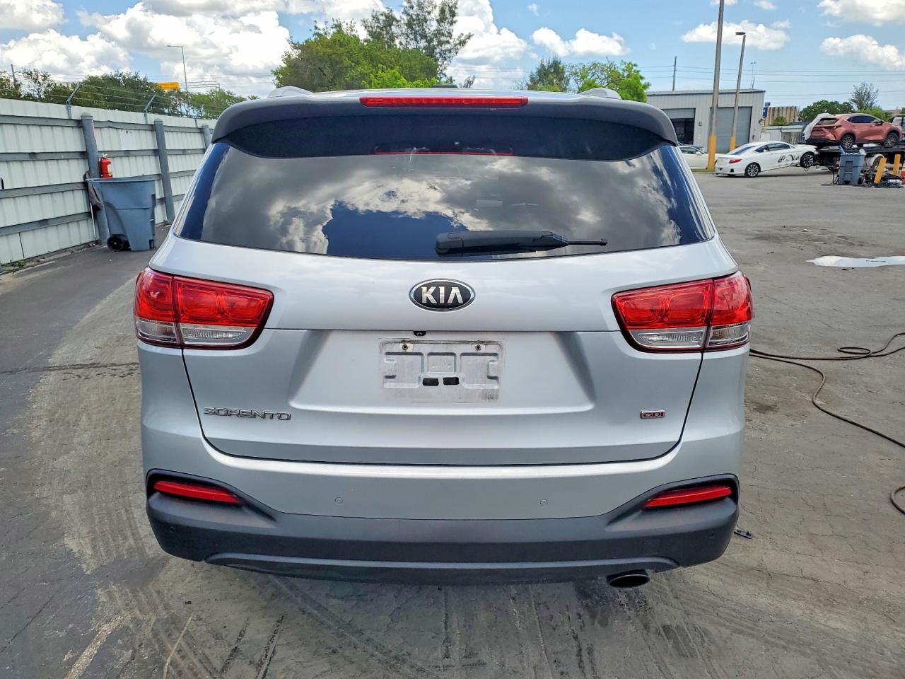 2017 KIA SORENTO