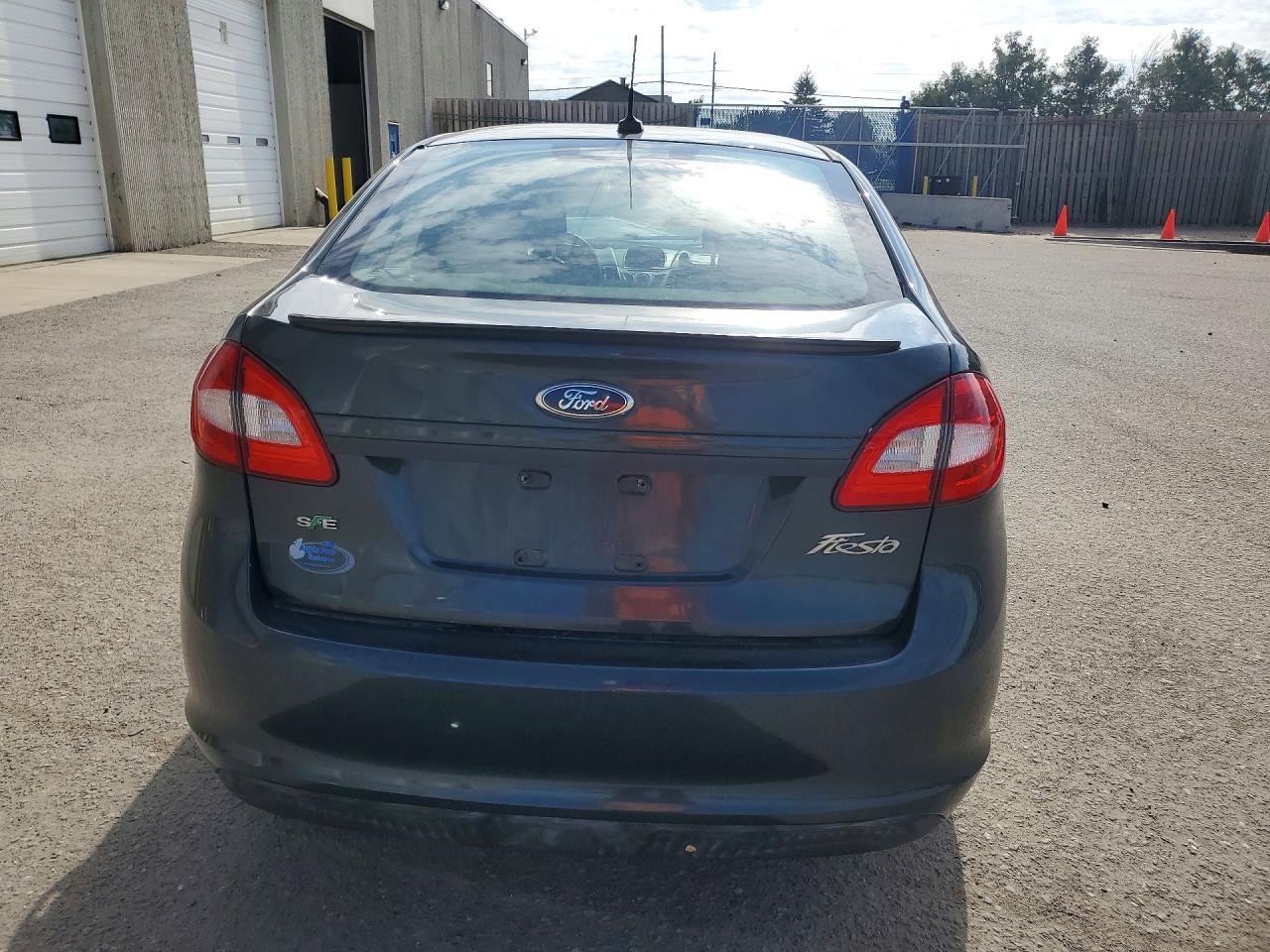 2011 FORD Fiesta