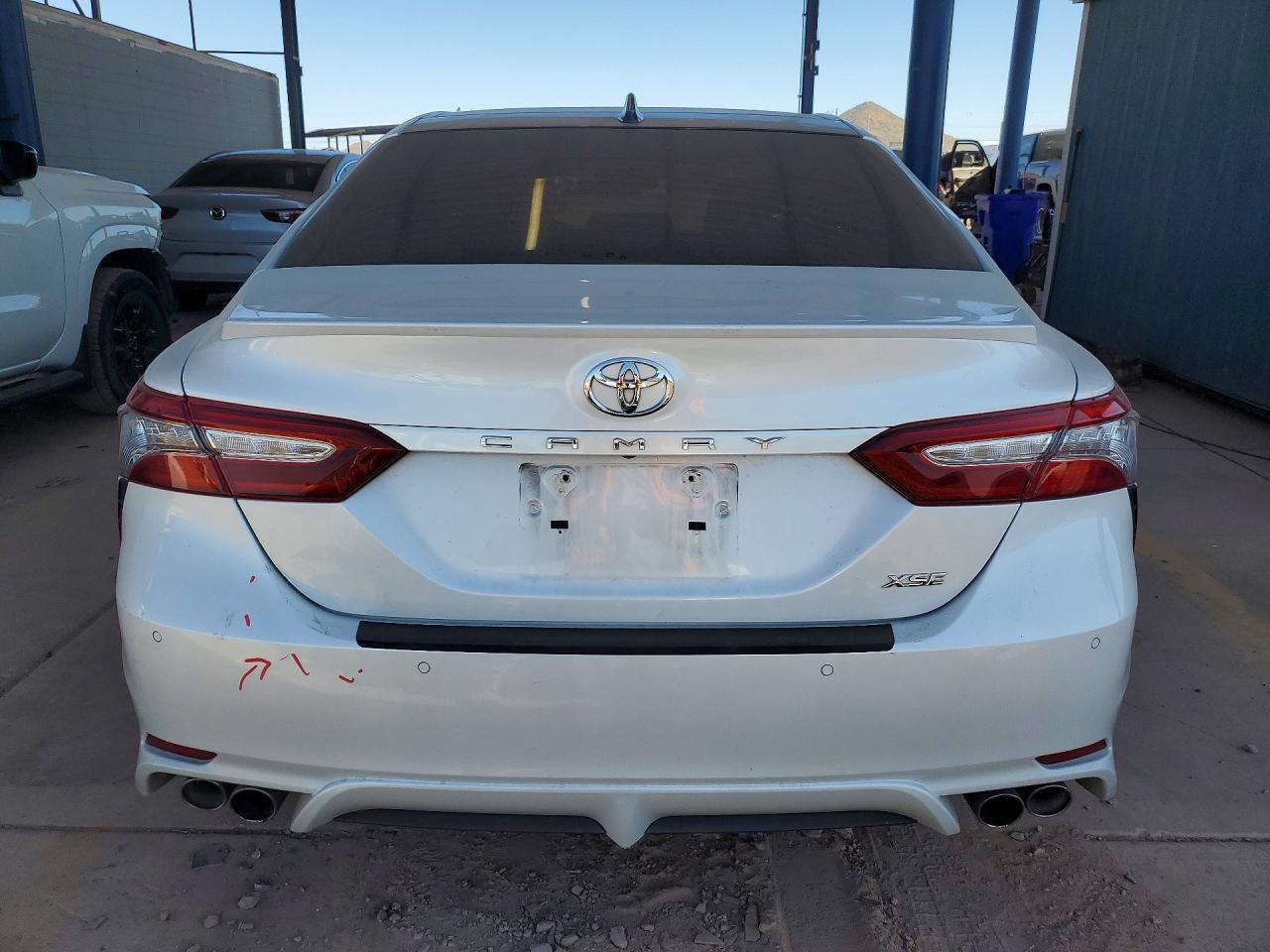 2018 TOYOTA CAMRY