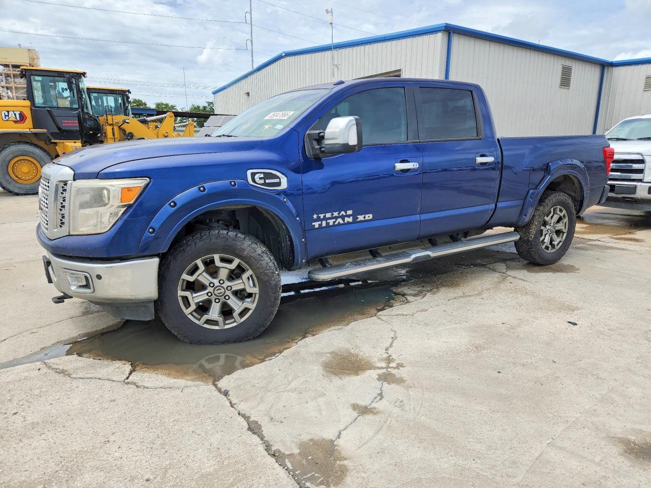 2017 NISSAN Titan