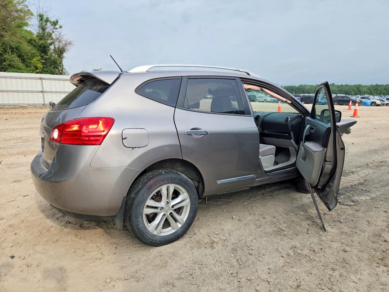 2015 NISSAN ROGUE