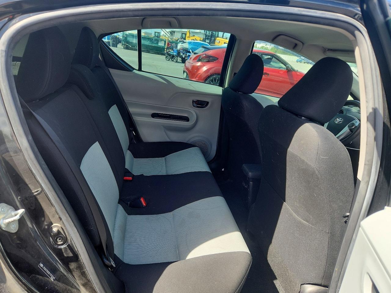 2013 TOYOTA Prius c
