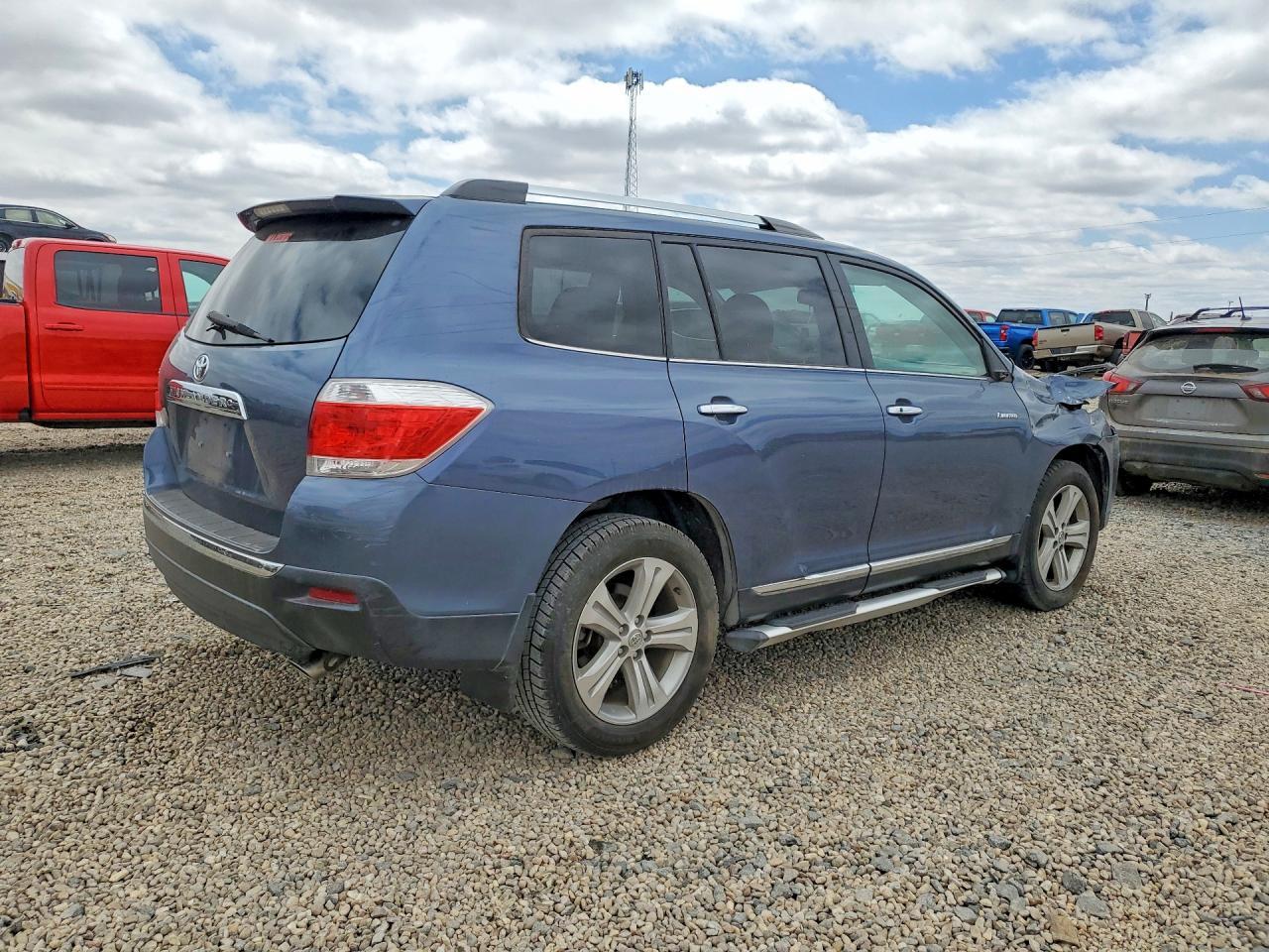 2013 TOYOTA HIGHLANDER