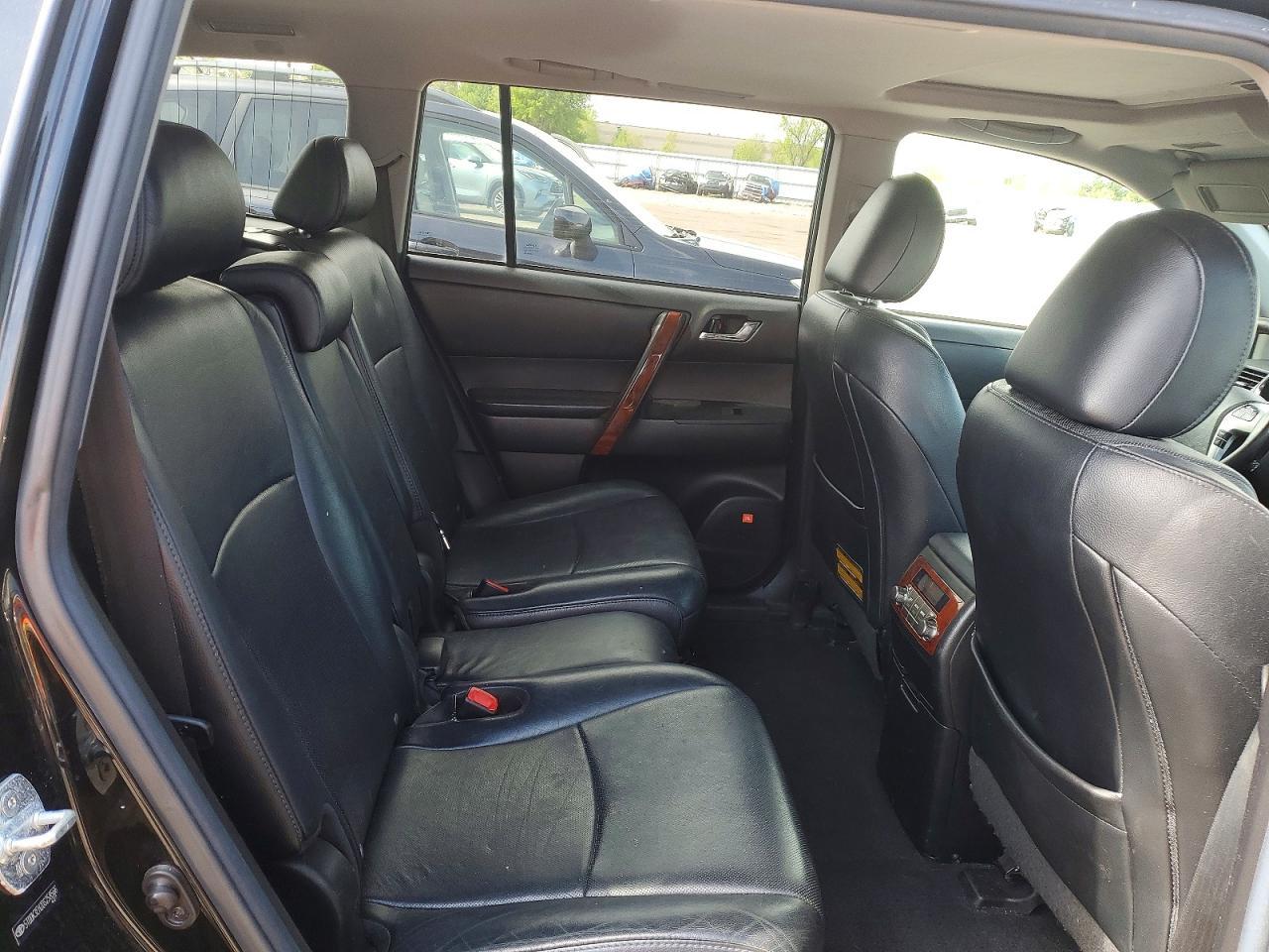2013 TOYOTA HIGHLANDER