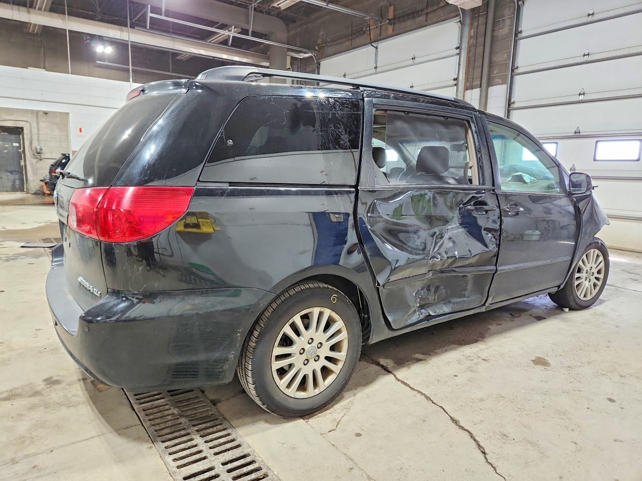 2008 TOYOTA SIENNA