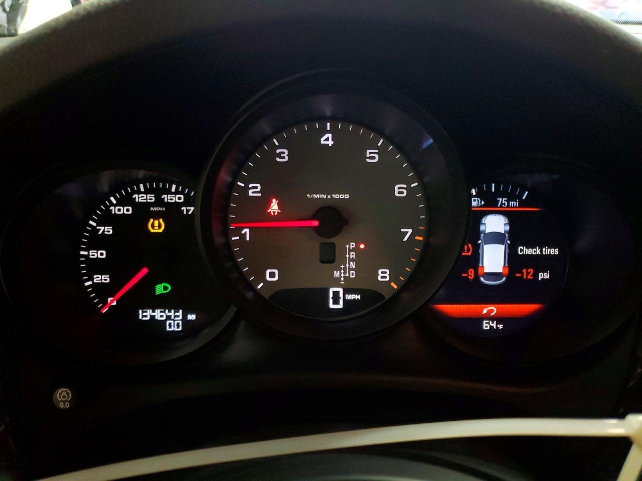 2016 PORSCHE Macan