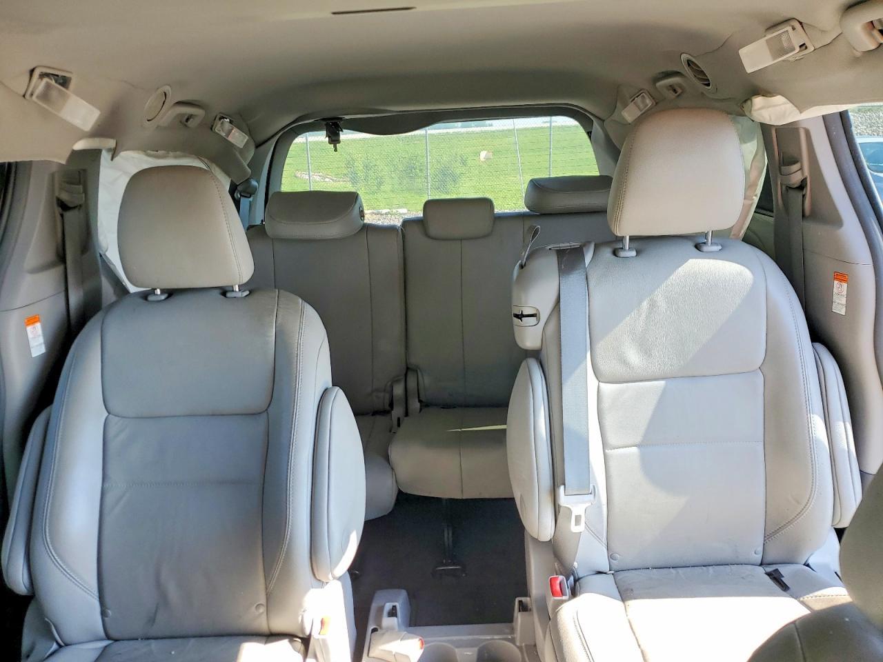 2017 TOYOTA SIENNA