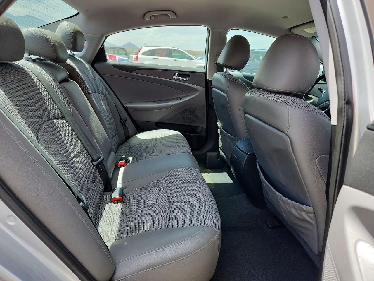 2011 HYUNDAI SONATA