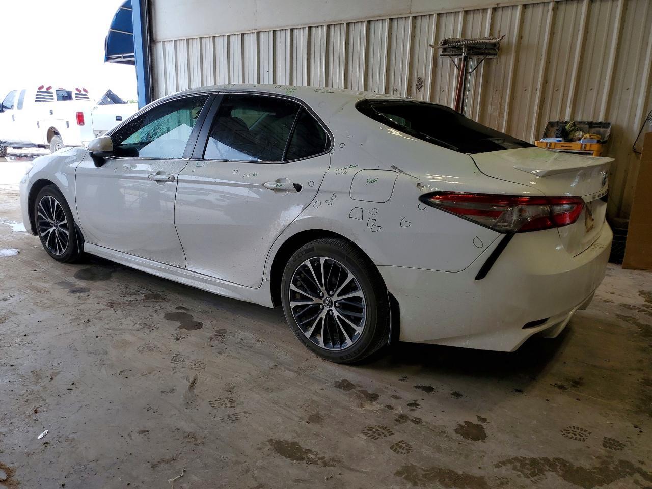 2018 TOYOTA CAMRY