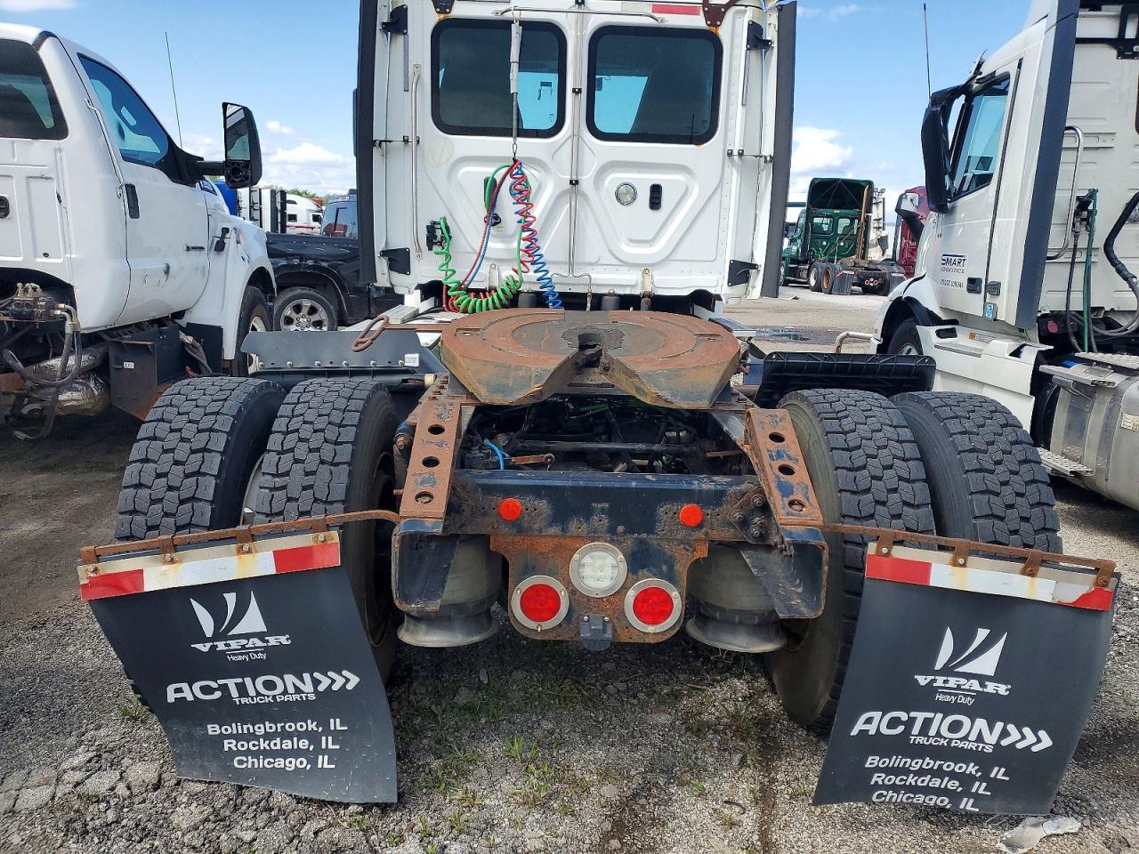 2018 FREIGHTLINER Cascadia 113