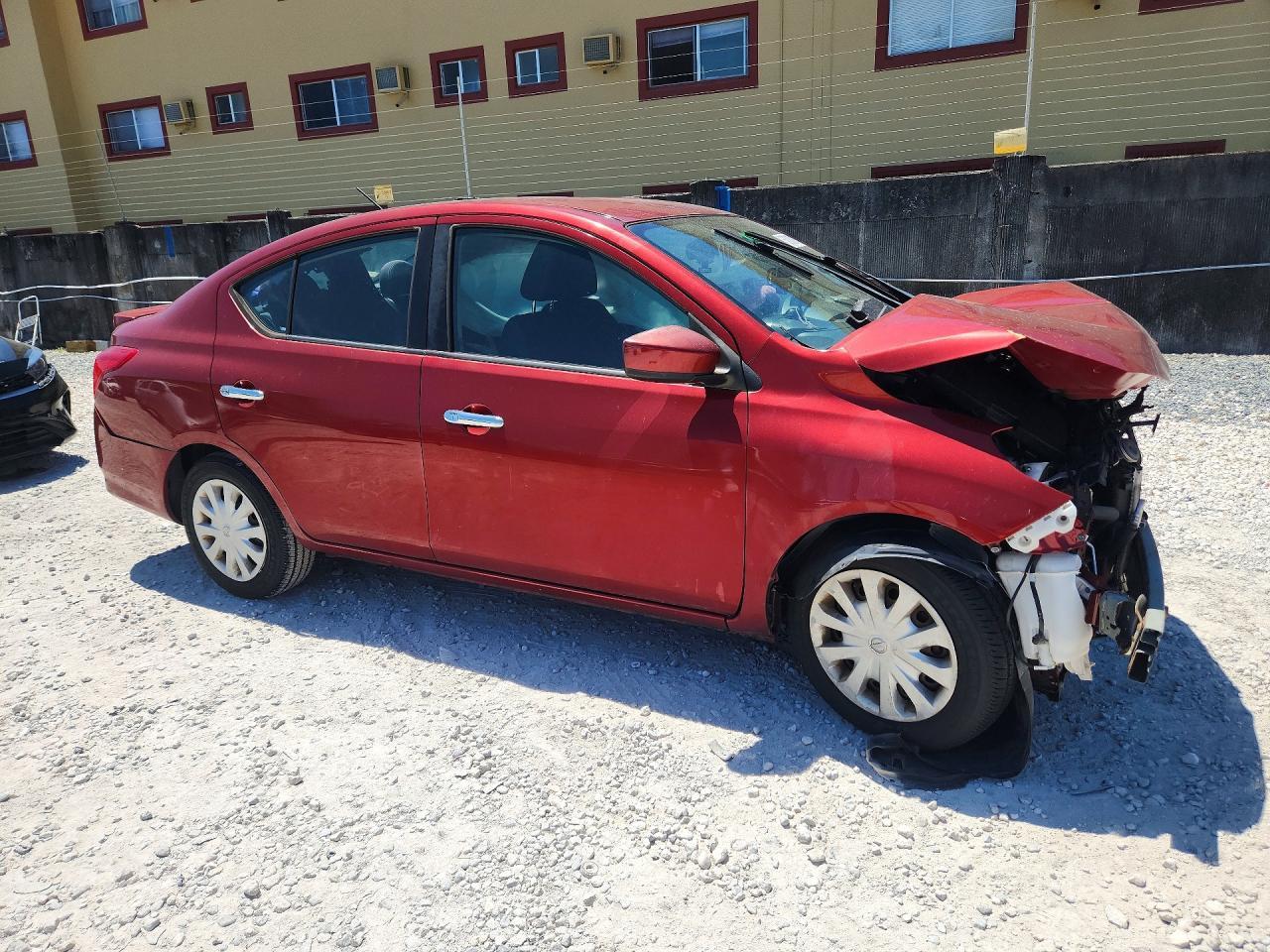 2018 NISSAN VERSA