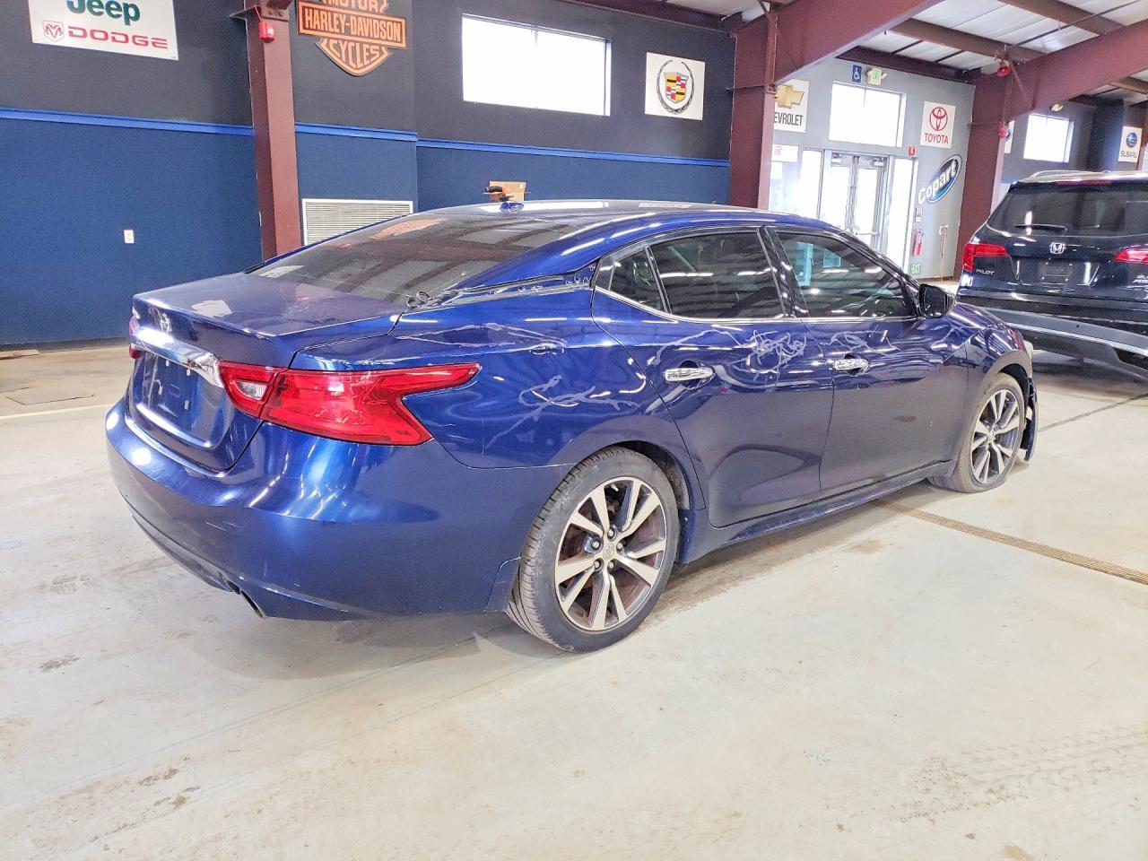 2017 NISSAN Maxima