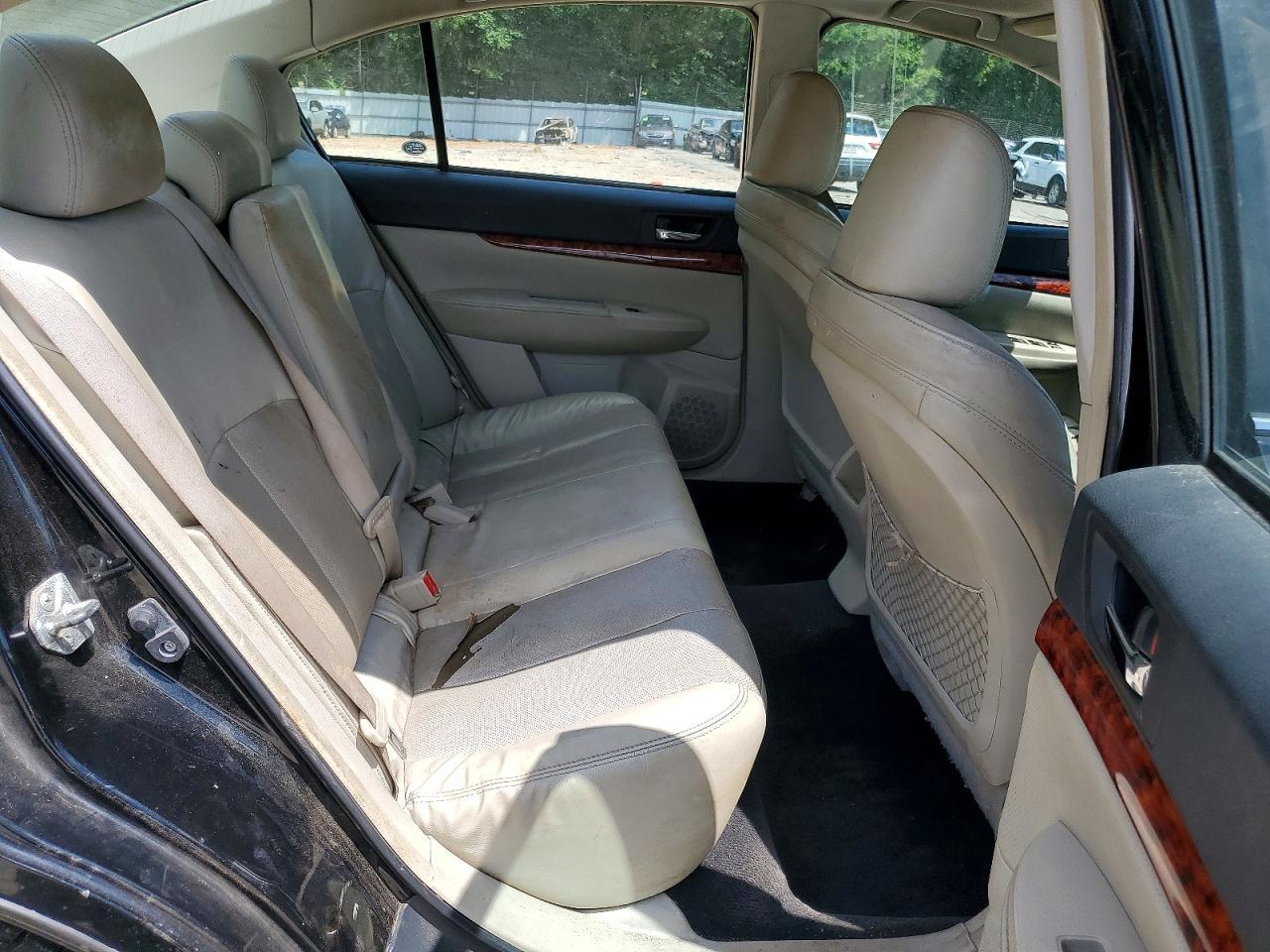 2011 SUBARU Legacy
