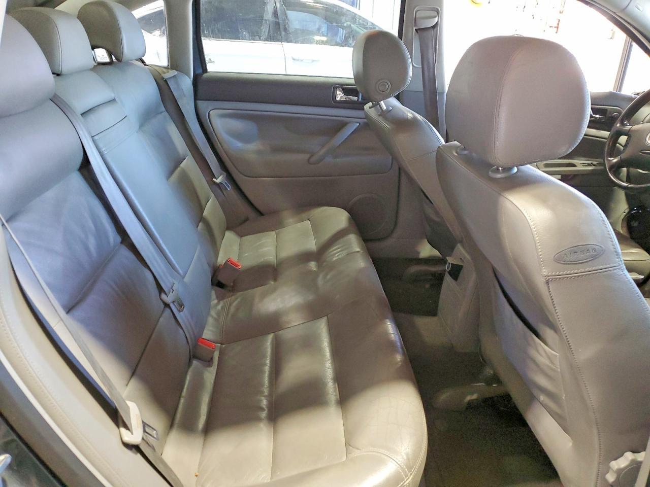 2002 VOLKSWAGEN Passat