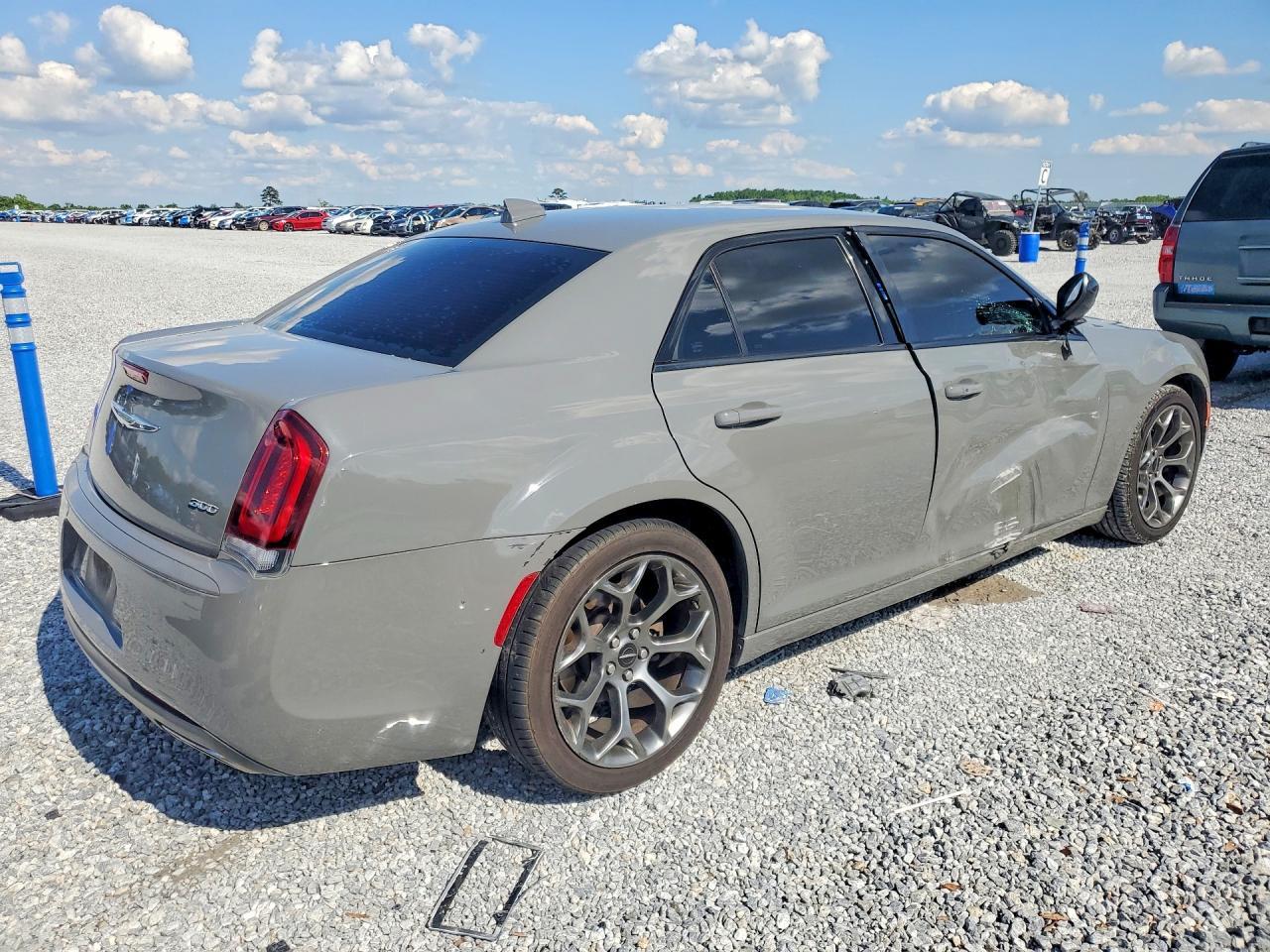 2018 CHRYSLER 300