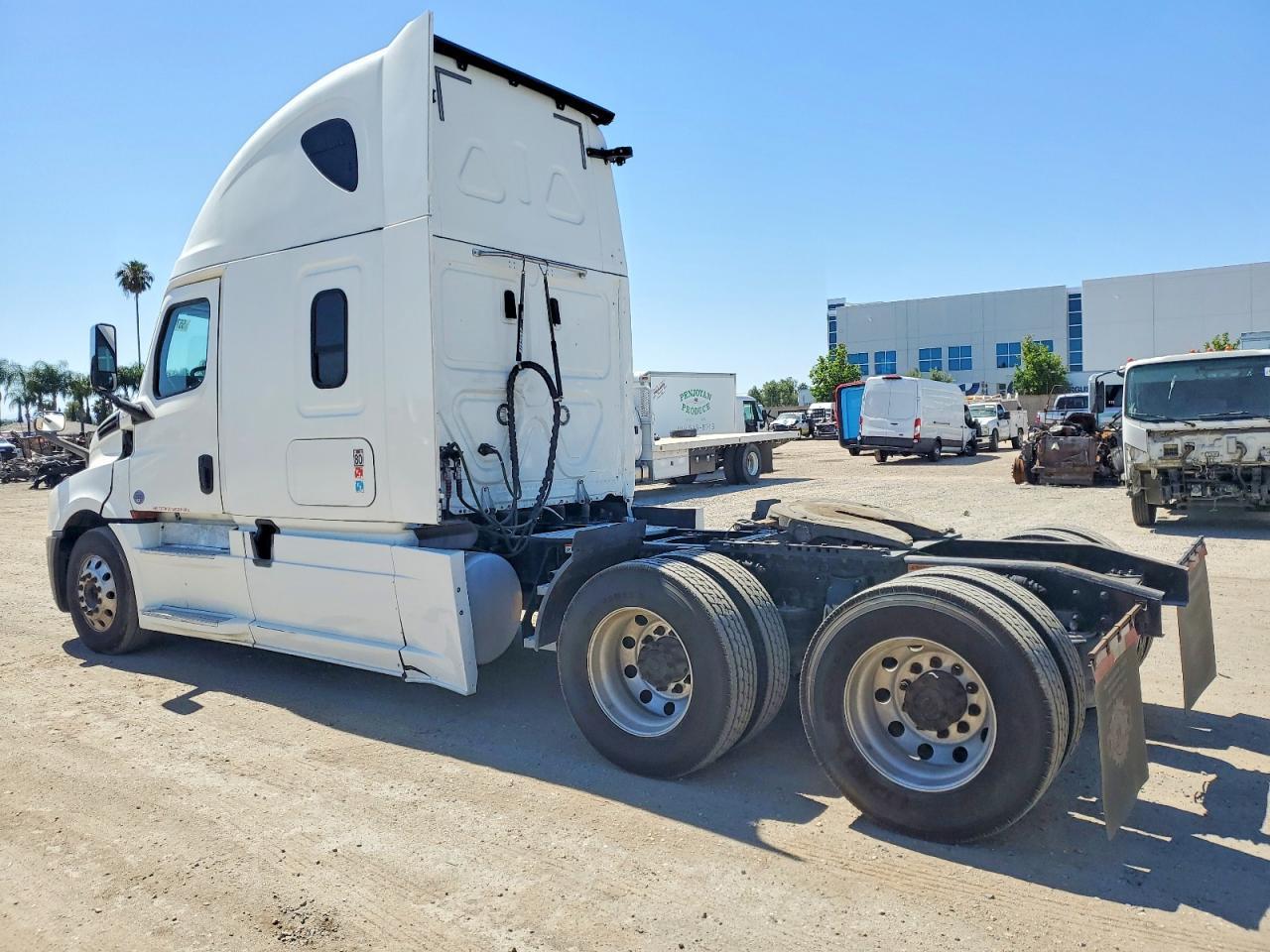 2020 FREIGHTLINER CASCADIA 126