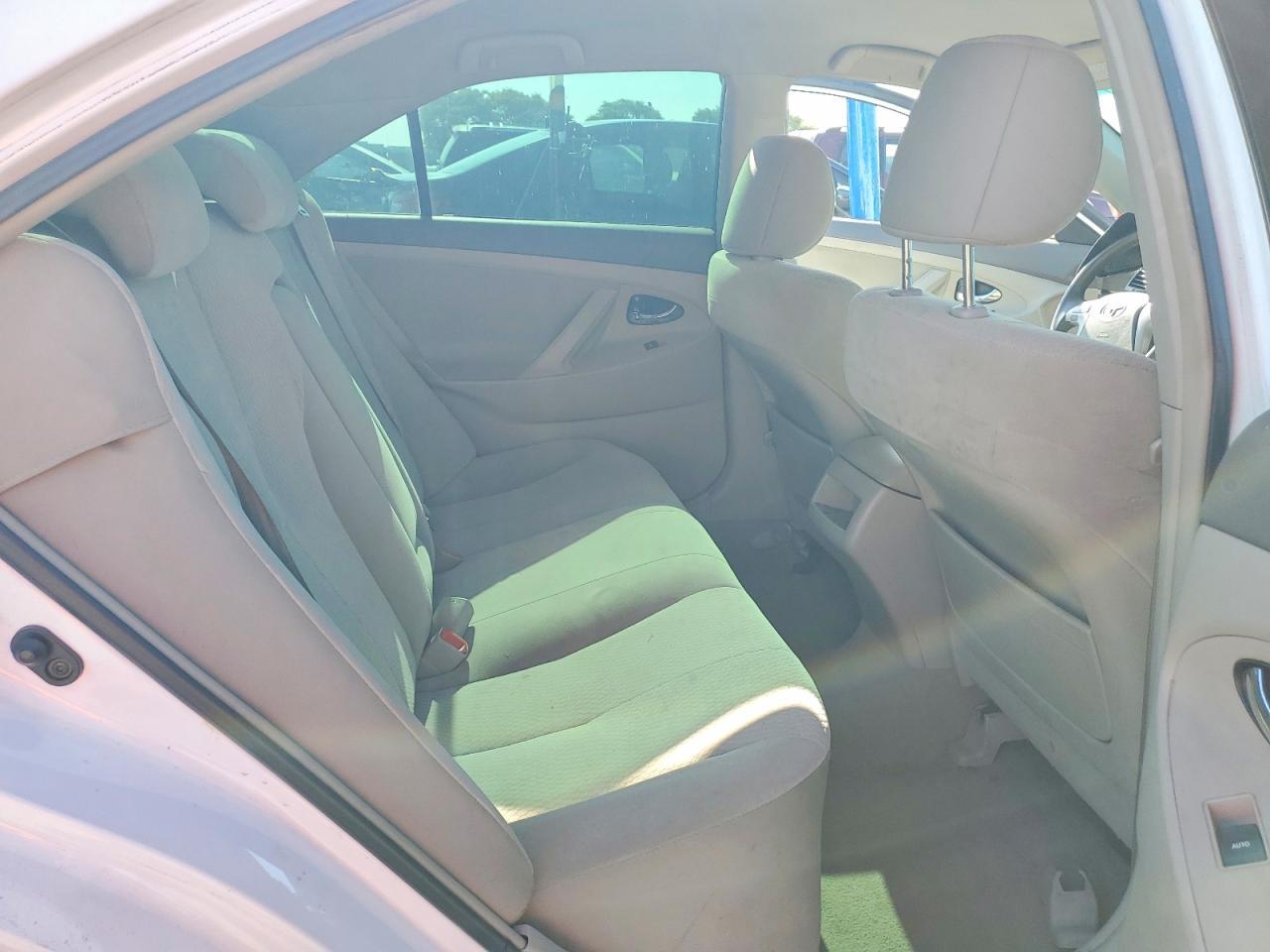 2011 TOYOTA CAMRY