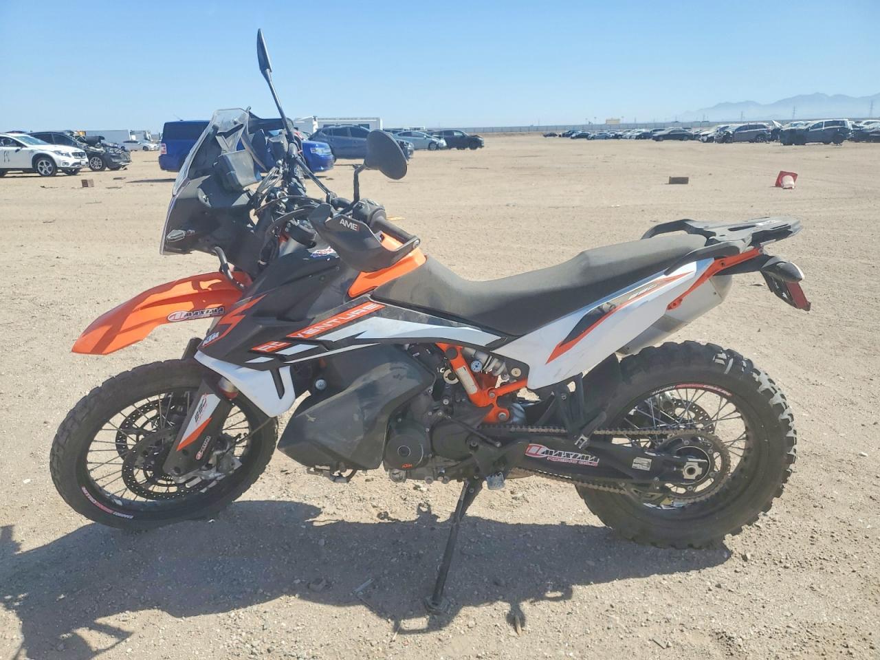 2021 KTM 890