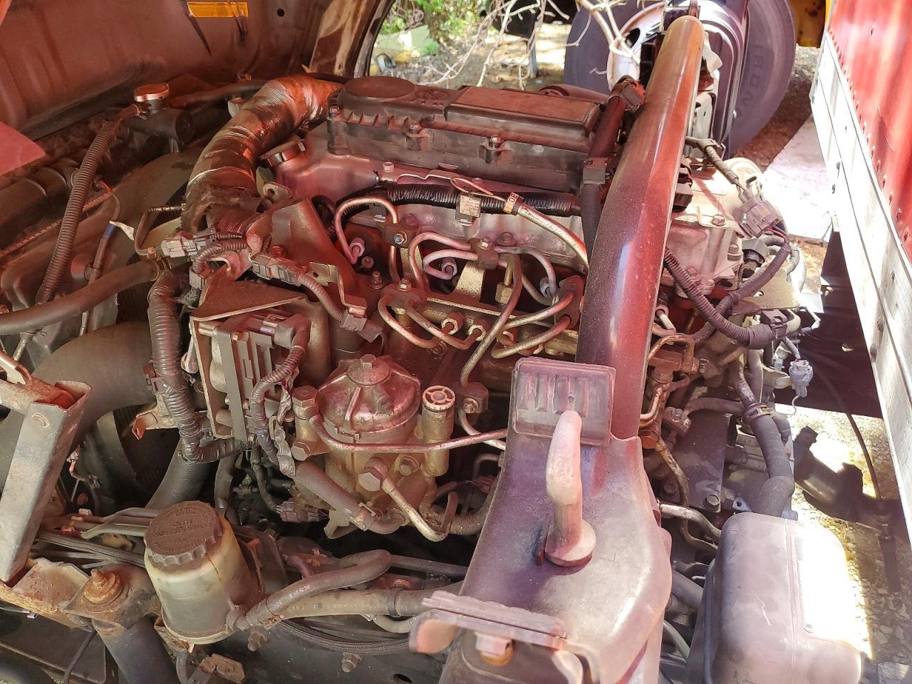 2017 HINO 195