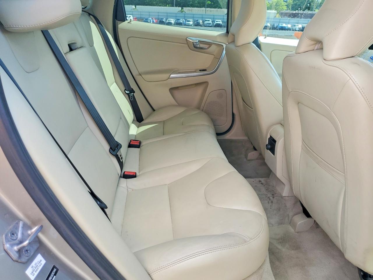 2016 VOLVO XC60