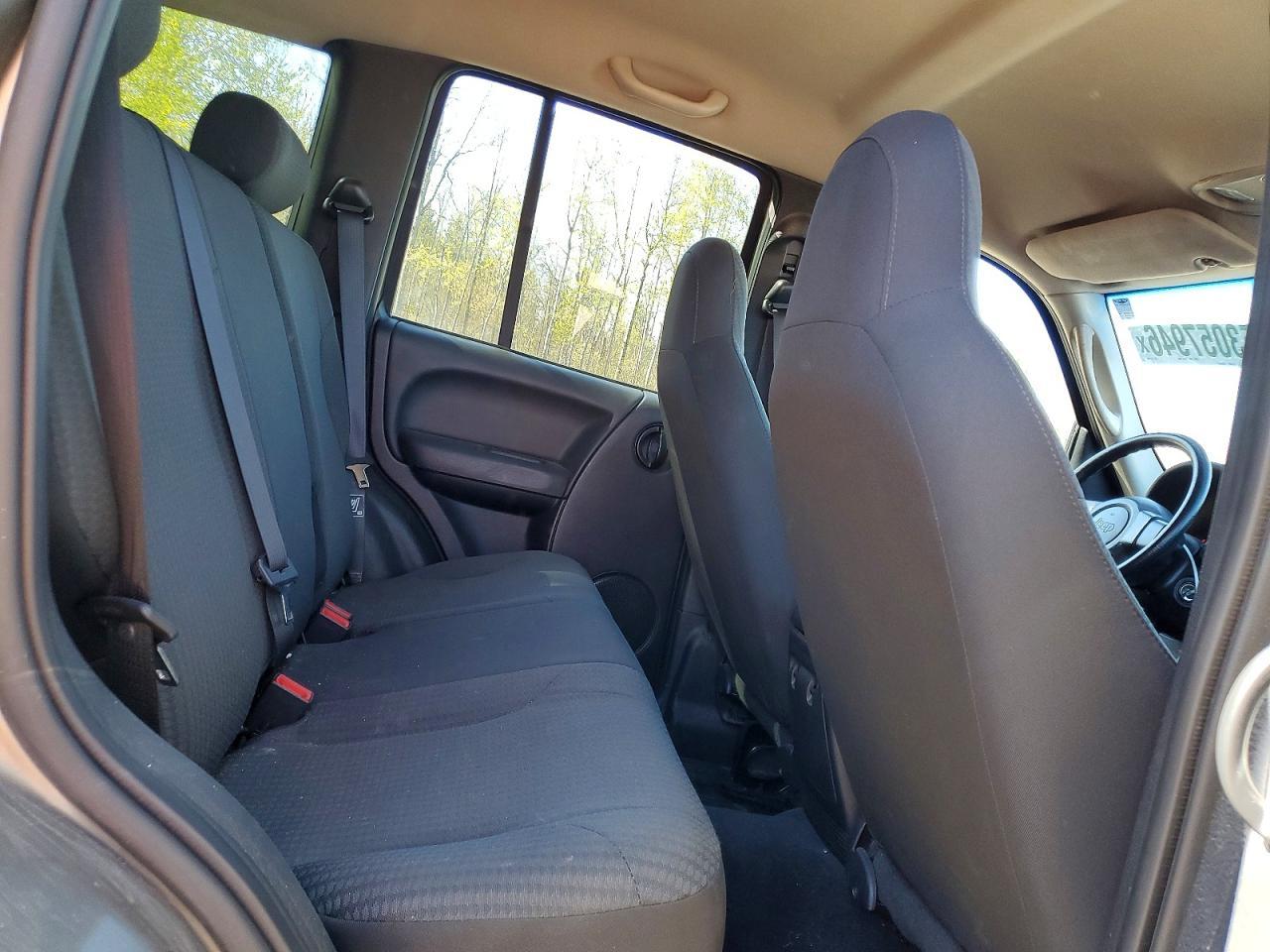 2004 JEEP Liberty