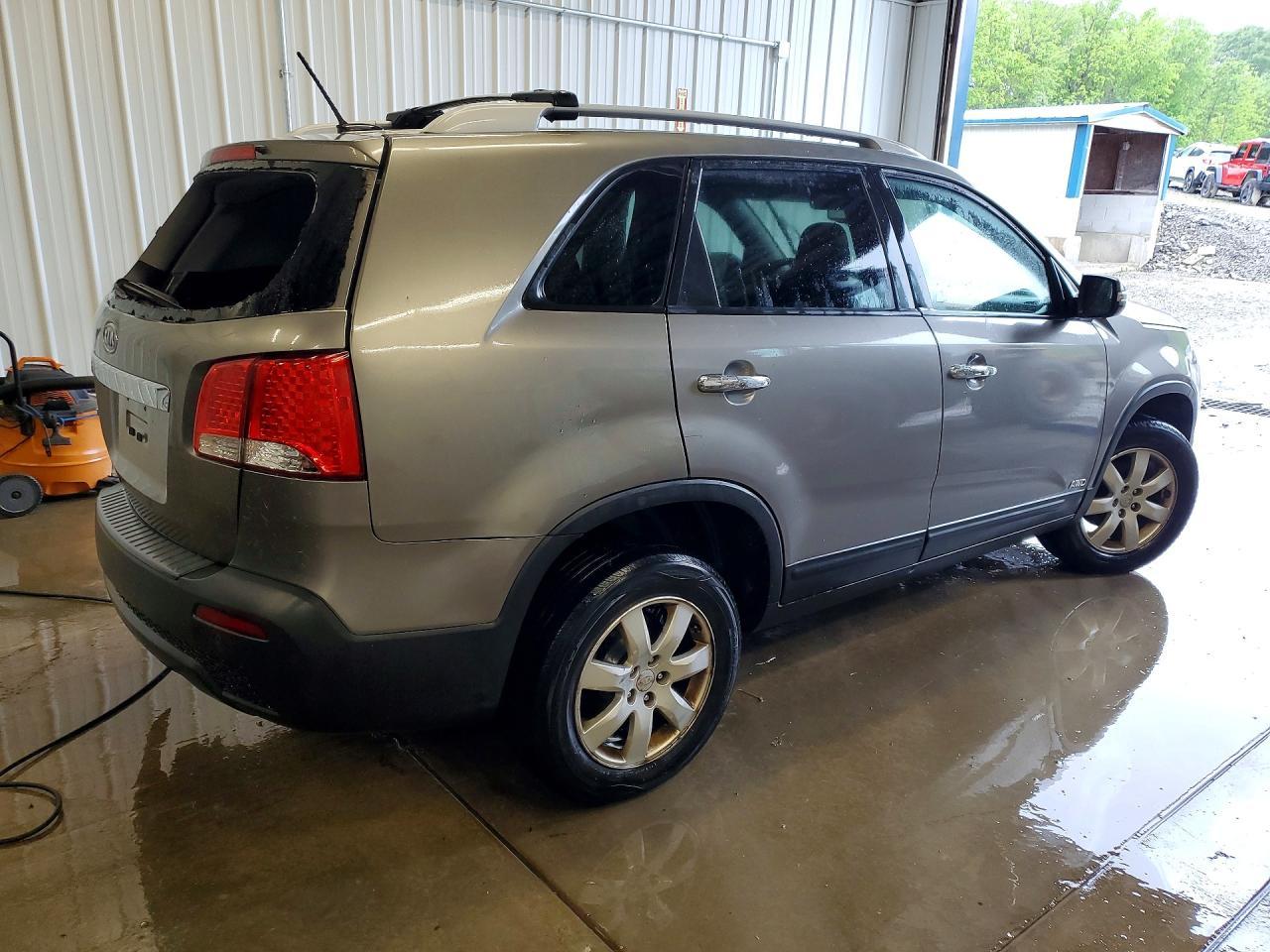 2011 KIA SORENTO