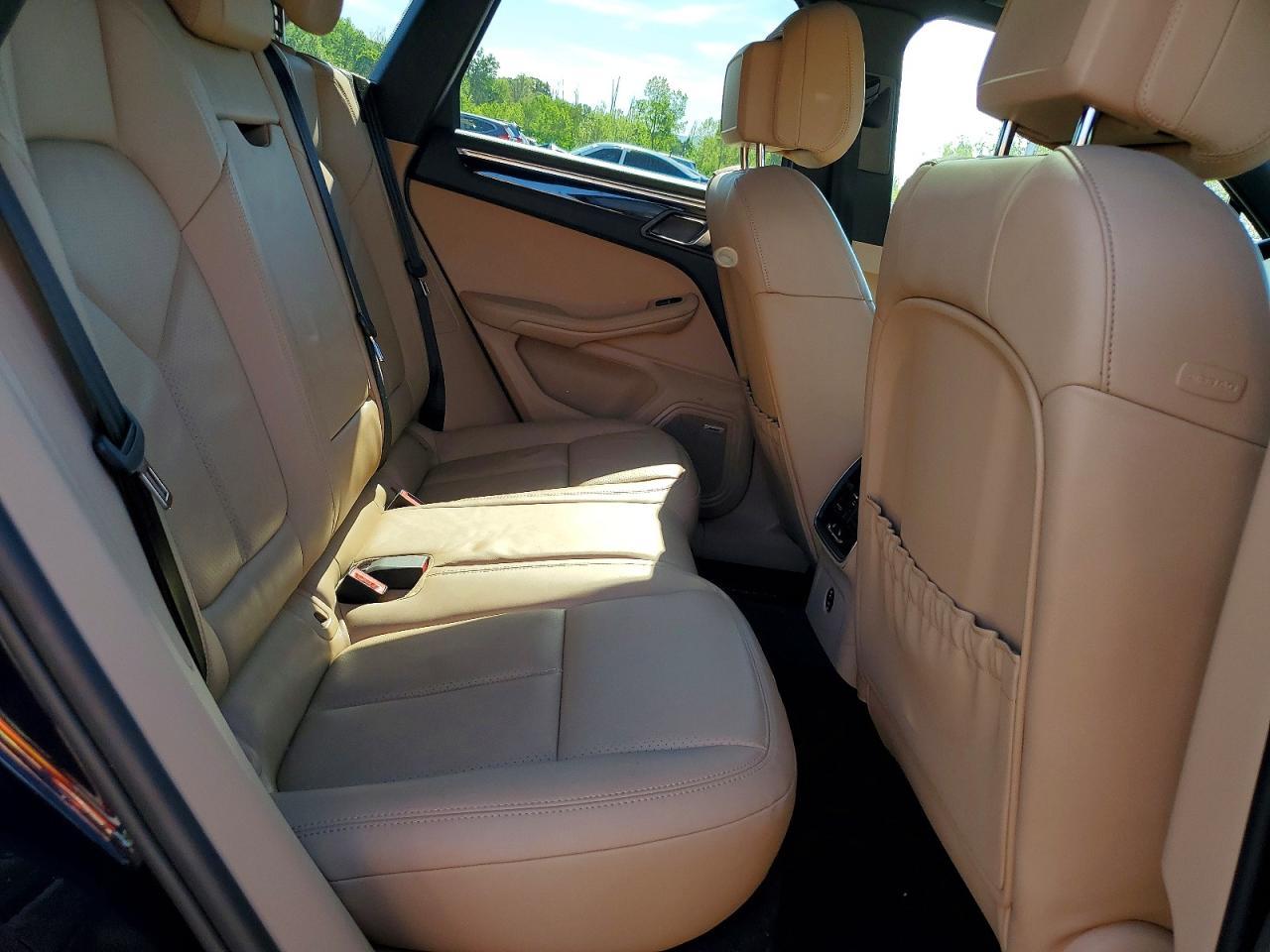 2022 PORSCHE Macan