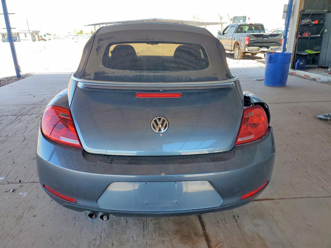 2015 VOLKSWAGEN Beetle